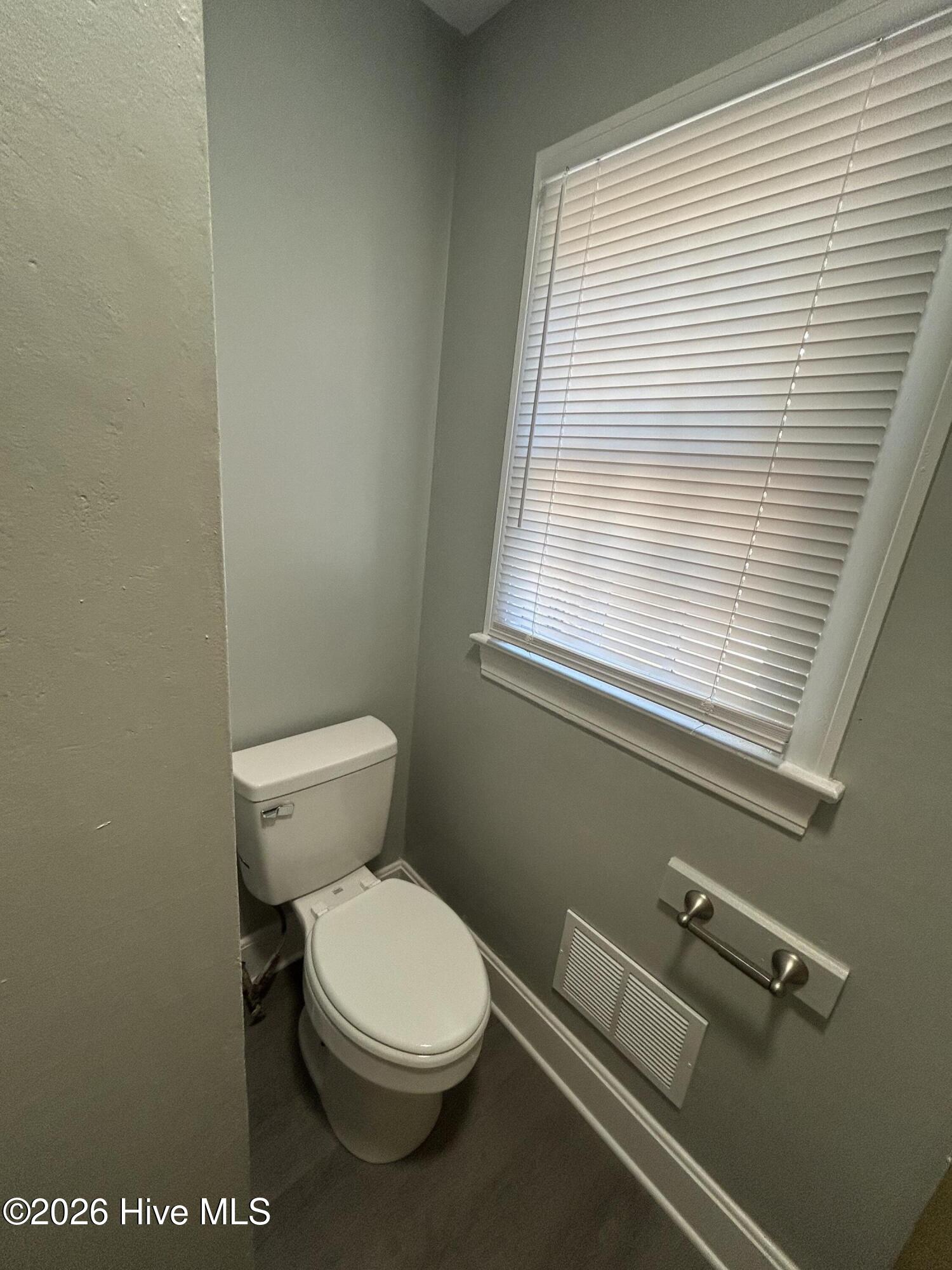 1032 Burt Street Property Photo 5