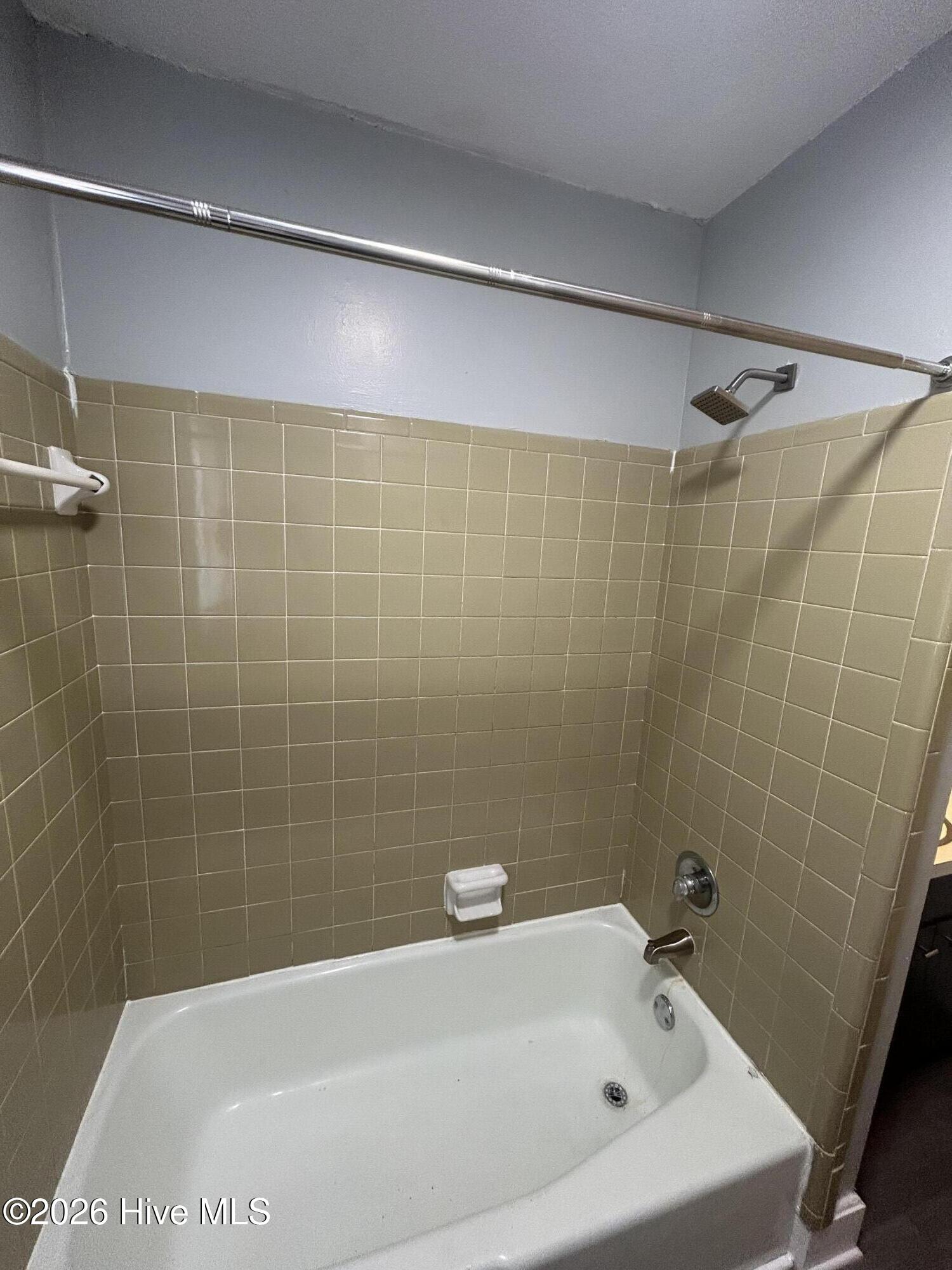 1032 Burt Street Property Photo 6