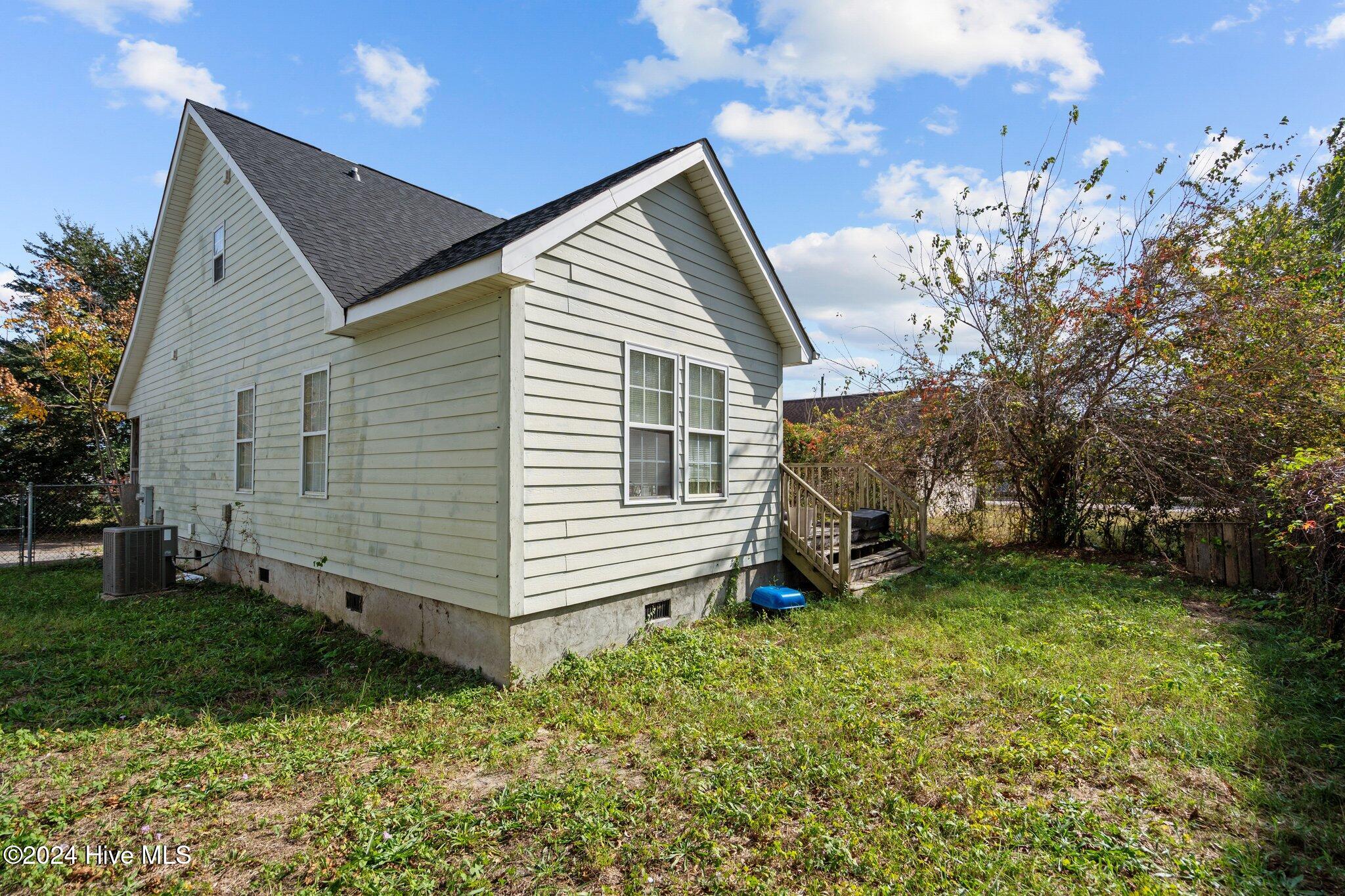 626 Taylor Street Property Photo 3