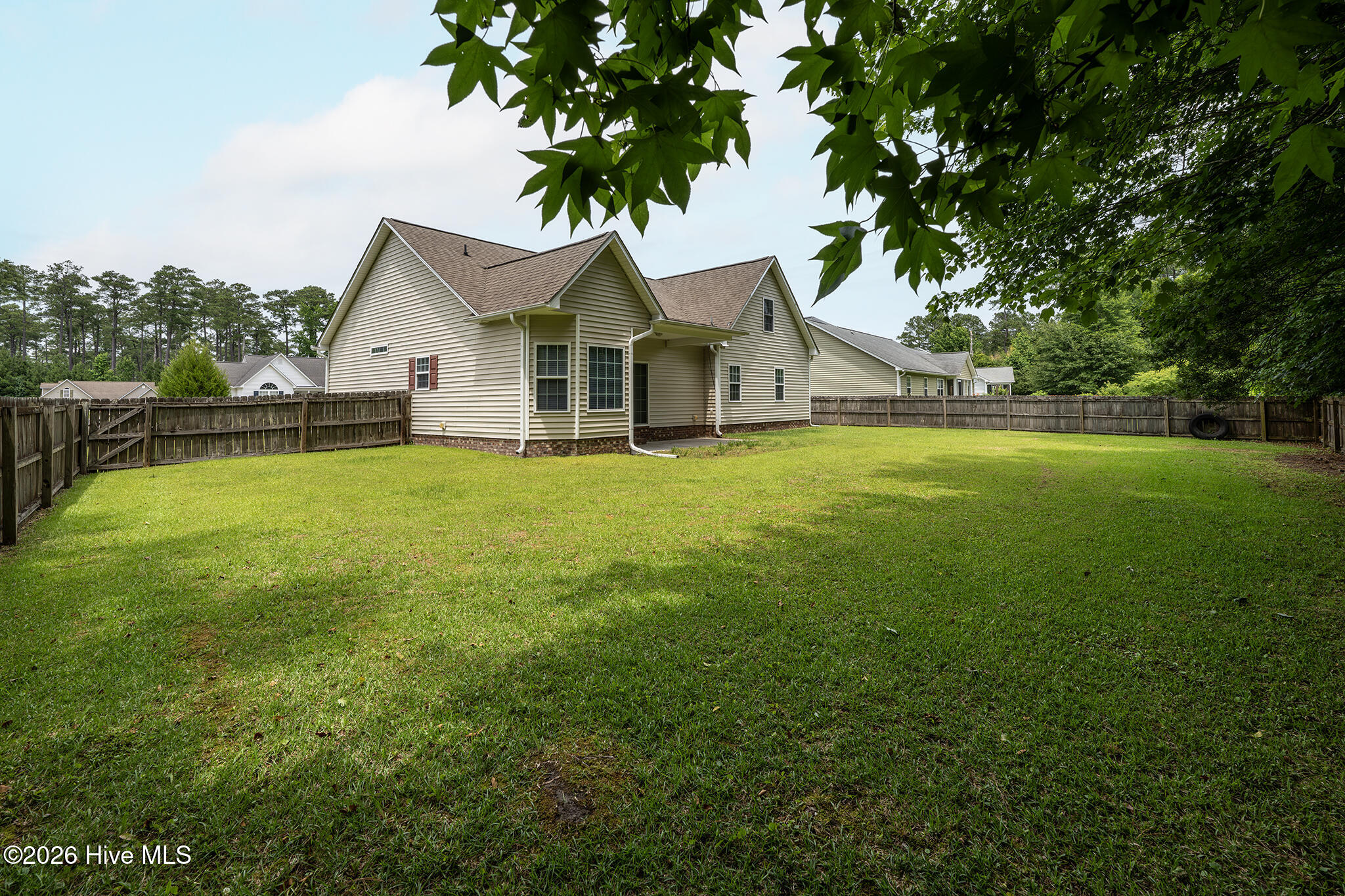 111 Croatan Woods Drive Property Photo 5