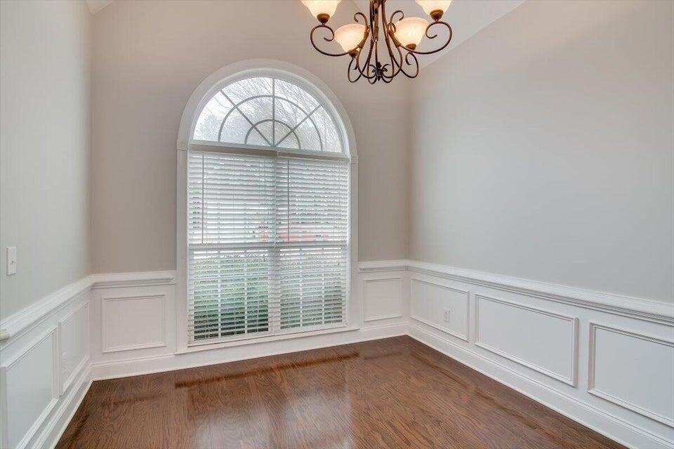 2507 Grier Circle Property Photo 4