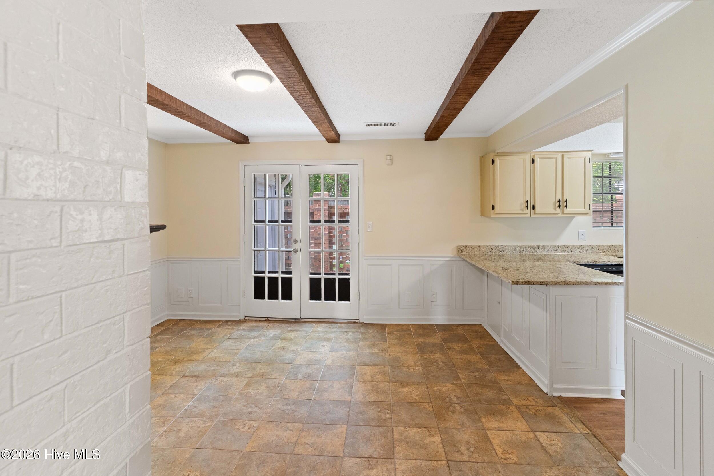 2926 Arrowhead Drive Property Photo 10