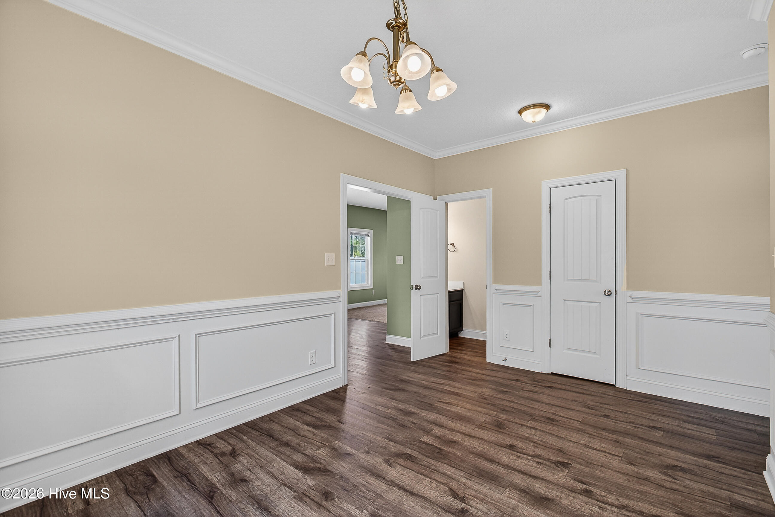 471 Worsley Way Property Photo 9