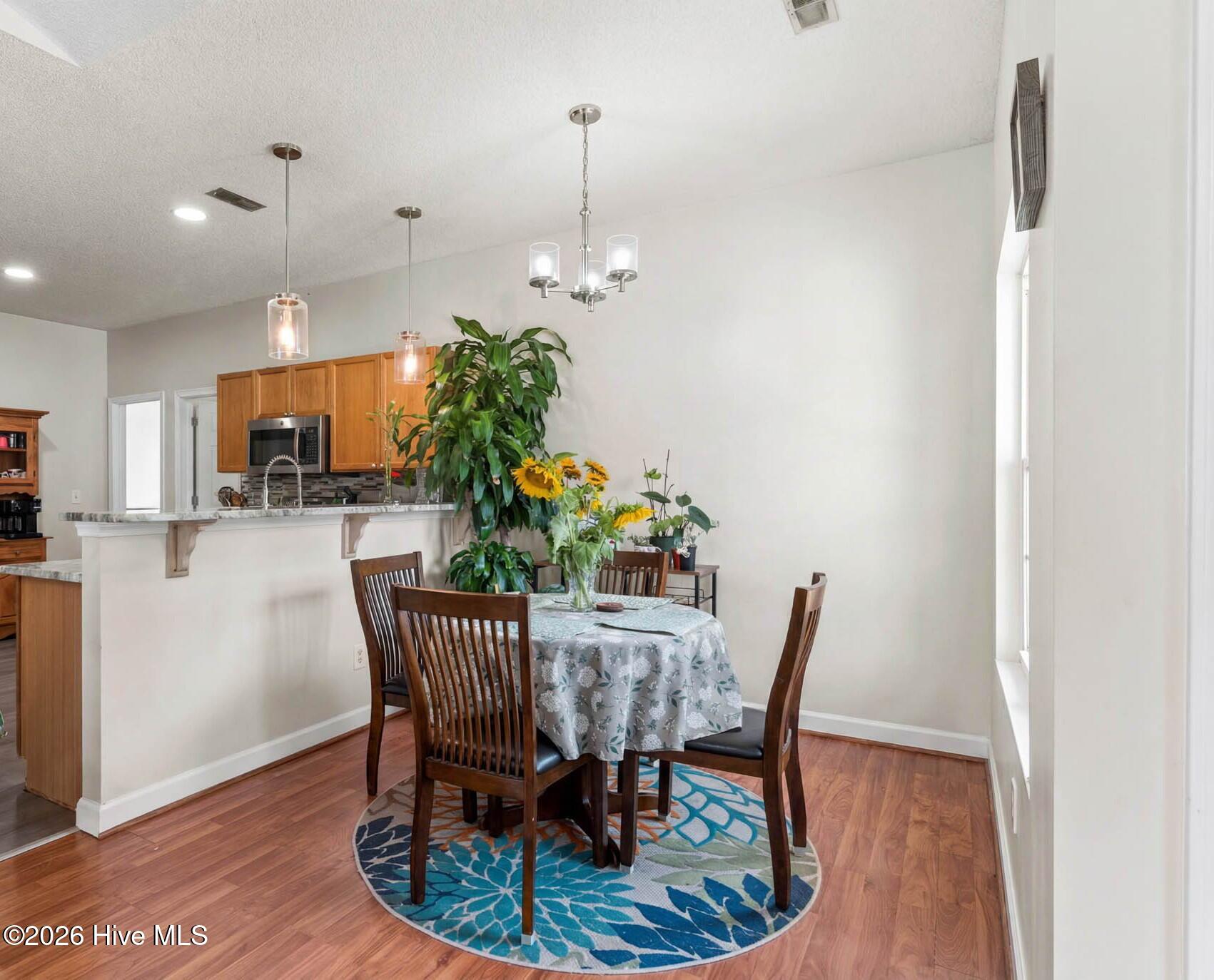 8594 Orchard Loop Road Ne Property Photo 6