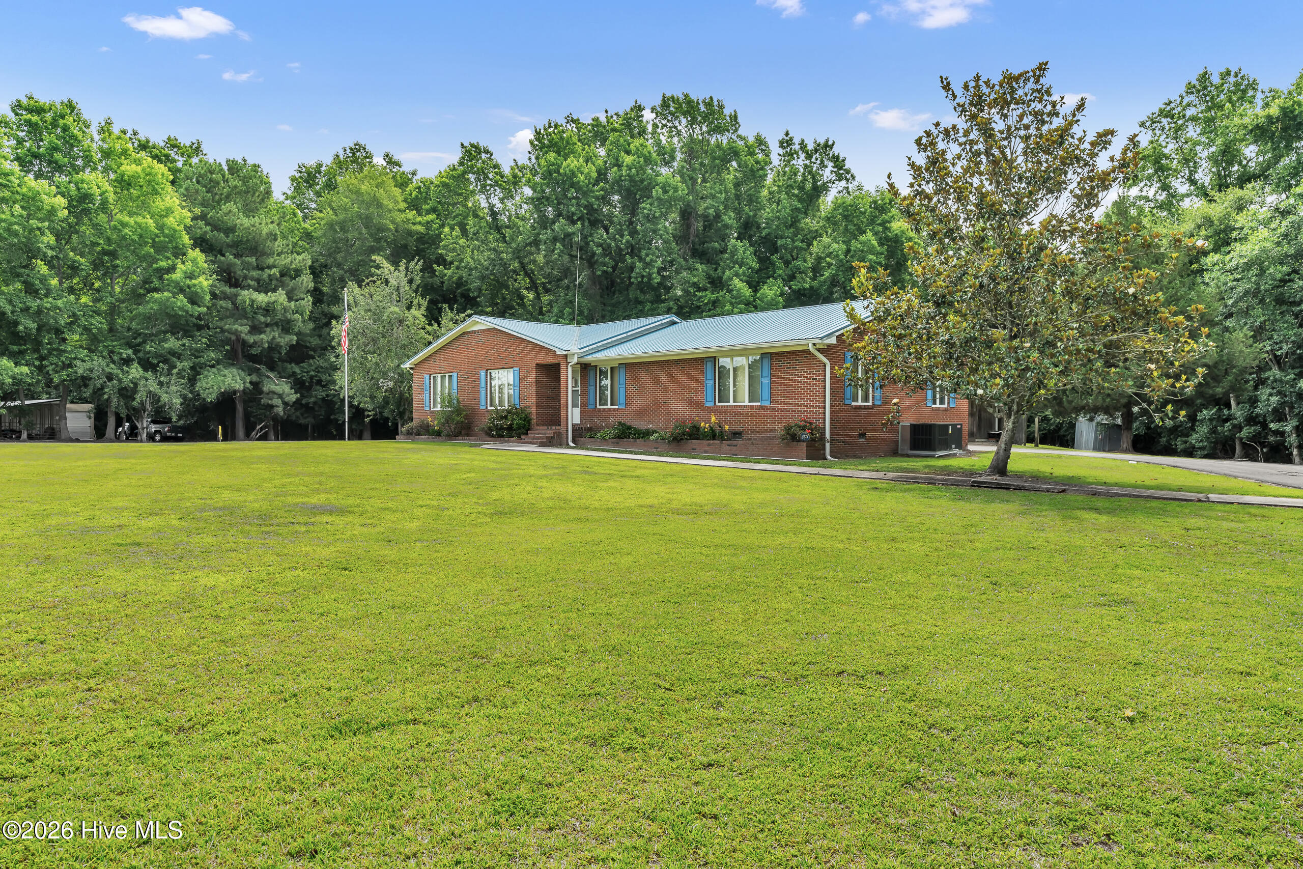612 Parkertown Road Property Photo 2