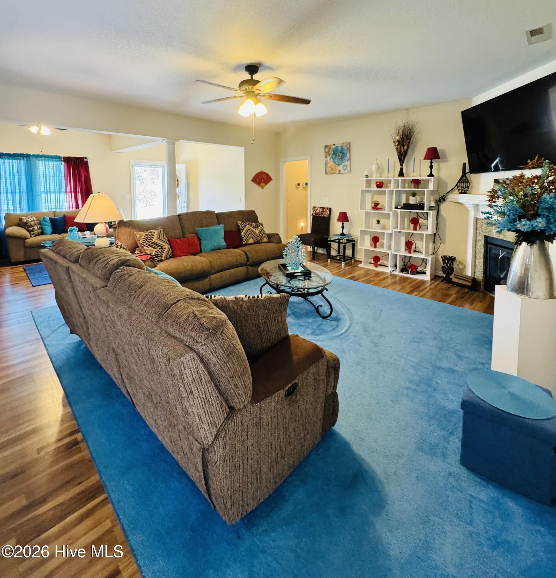 120 Laurel Woods Boulevard Property Photo 4