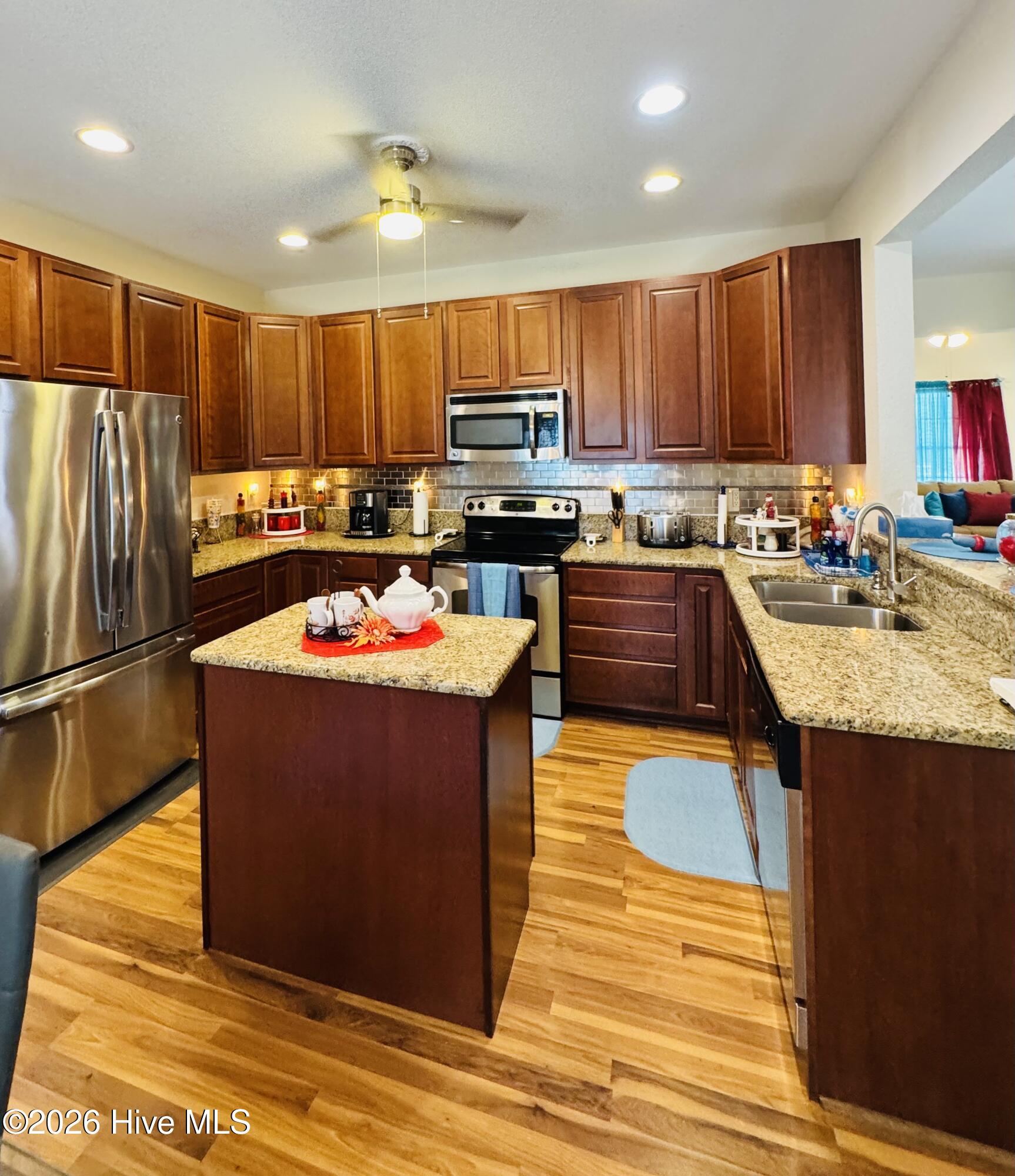 120 Laurel Woods Boulevard Property Photo 6