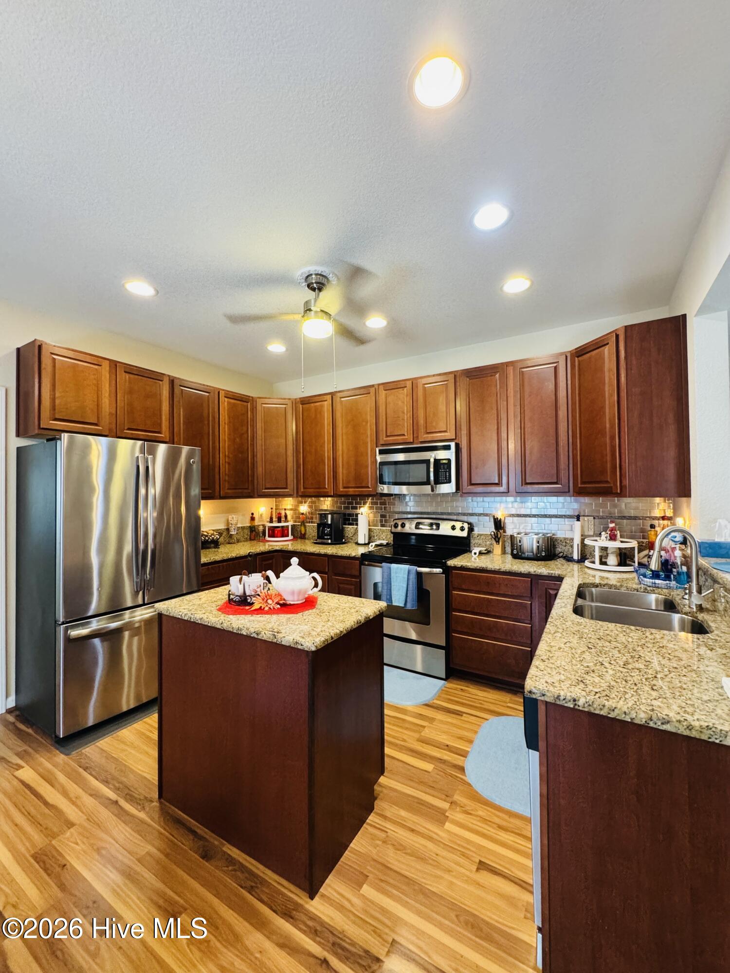 120 Laurel Woods Boulevard Property Photo 7