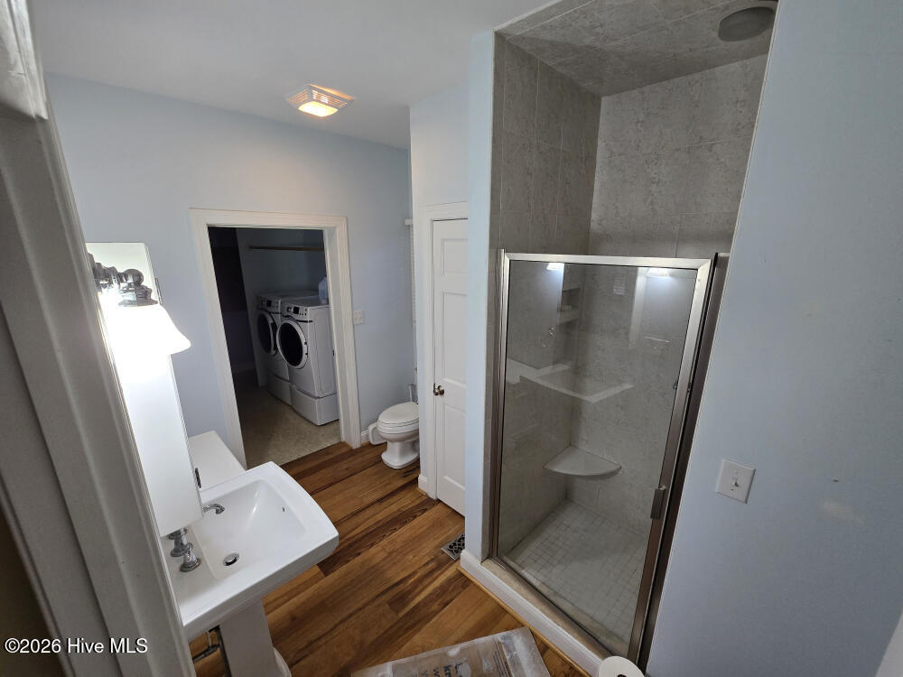 221 Pollock Street Property Photo 7