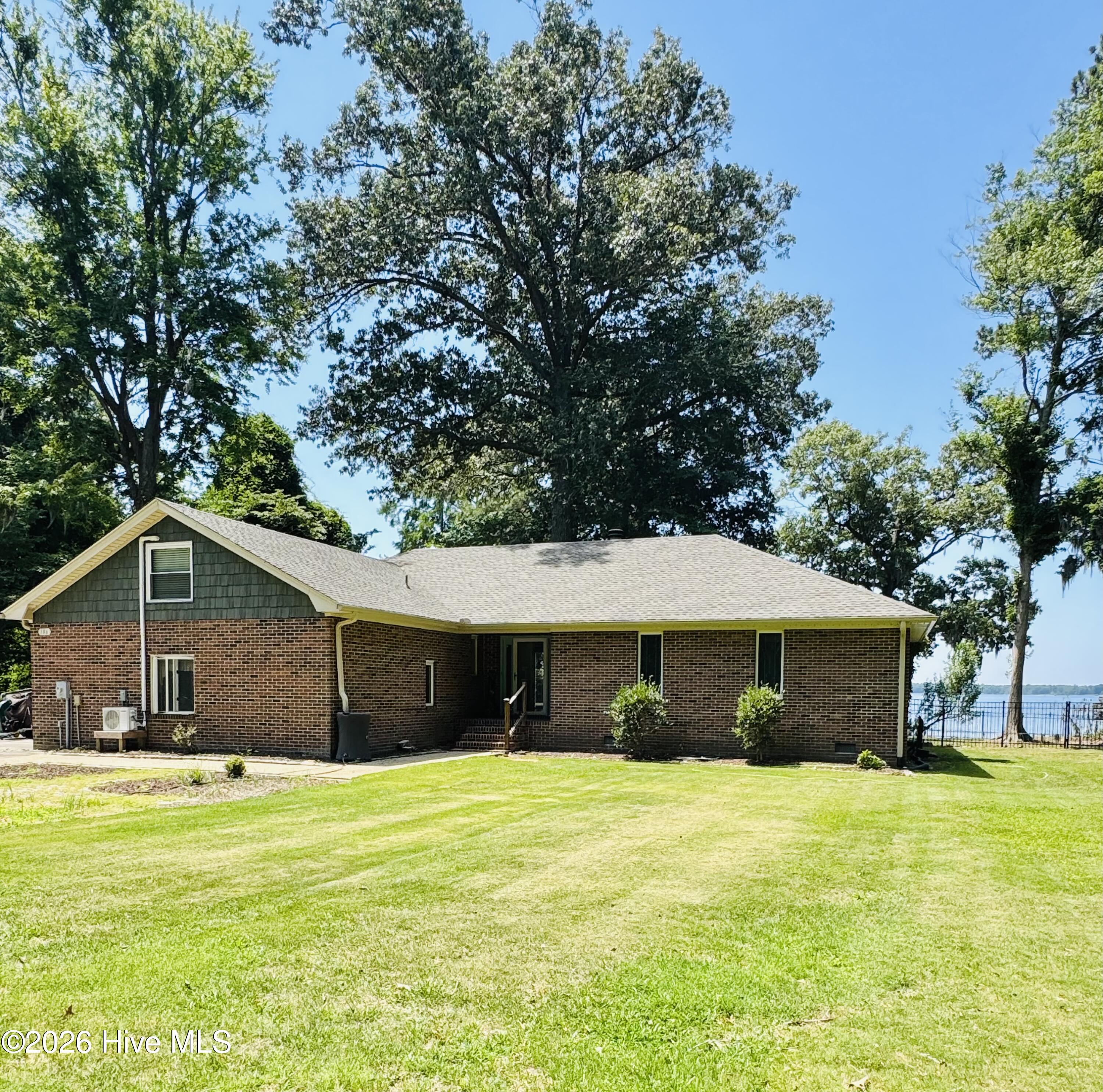 186 E Camp Perry Road