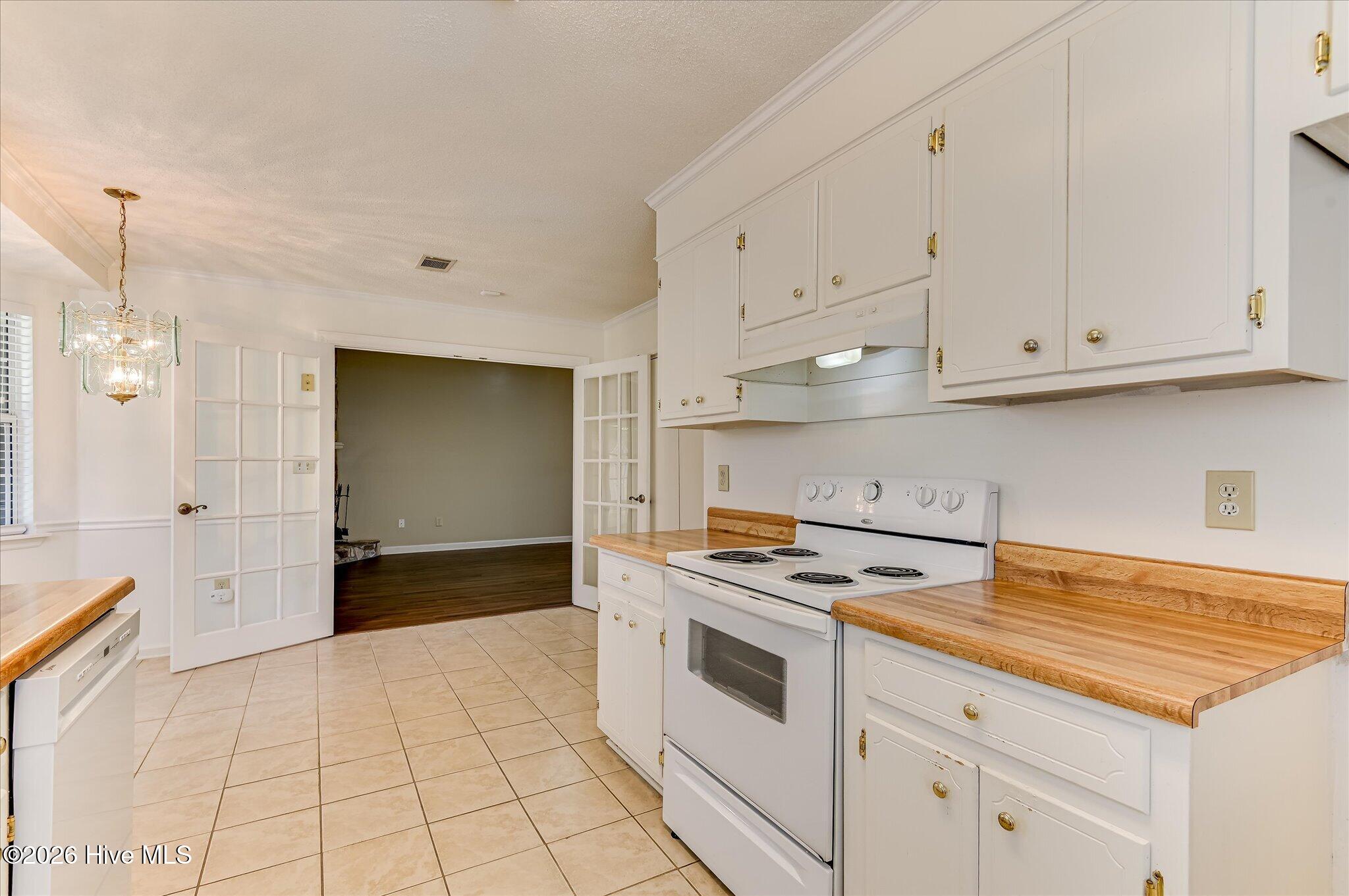1863 S Barton Drive S Property Photo 17