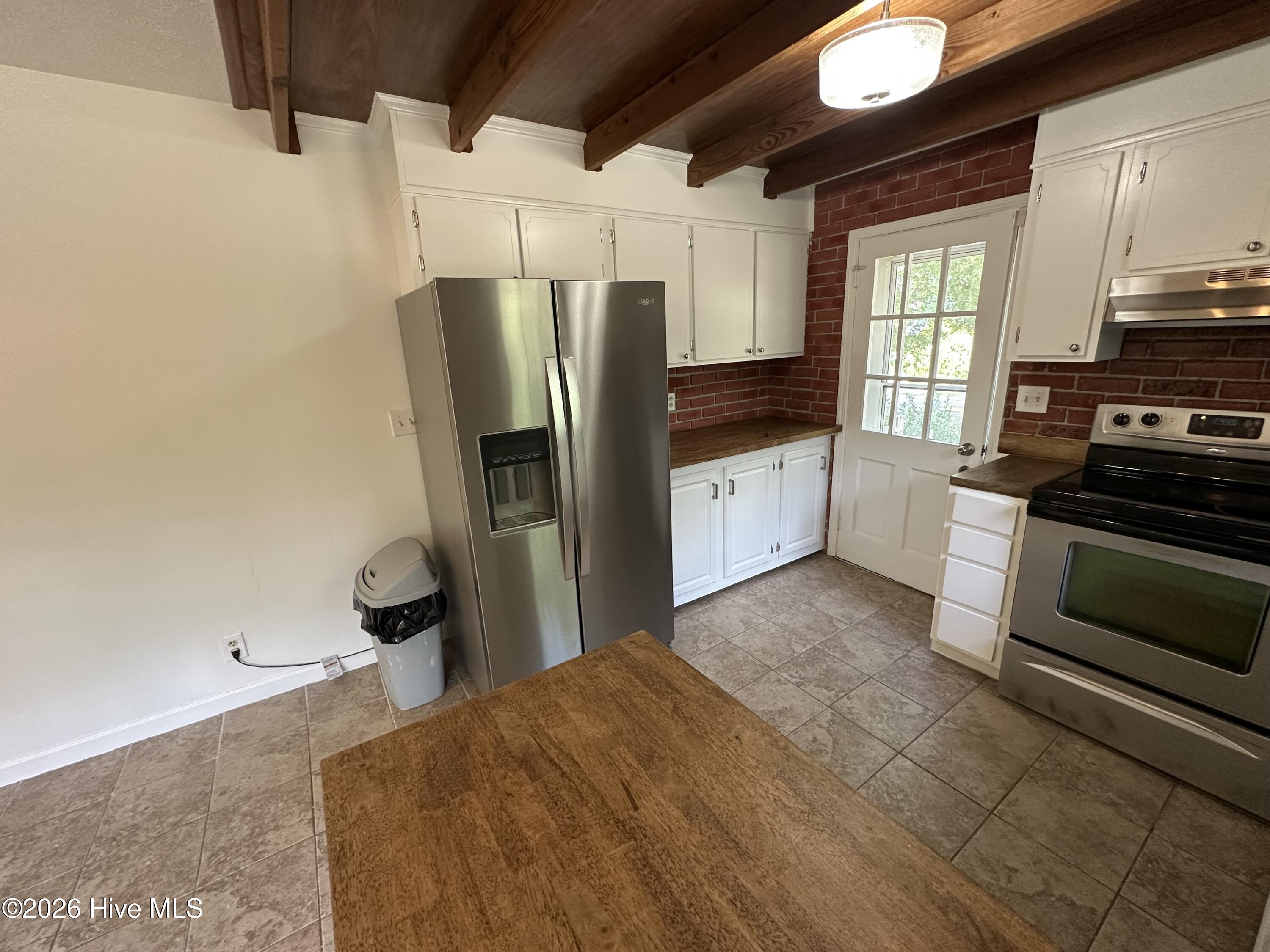 12940 Montclair Drive Property Photo 4