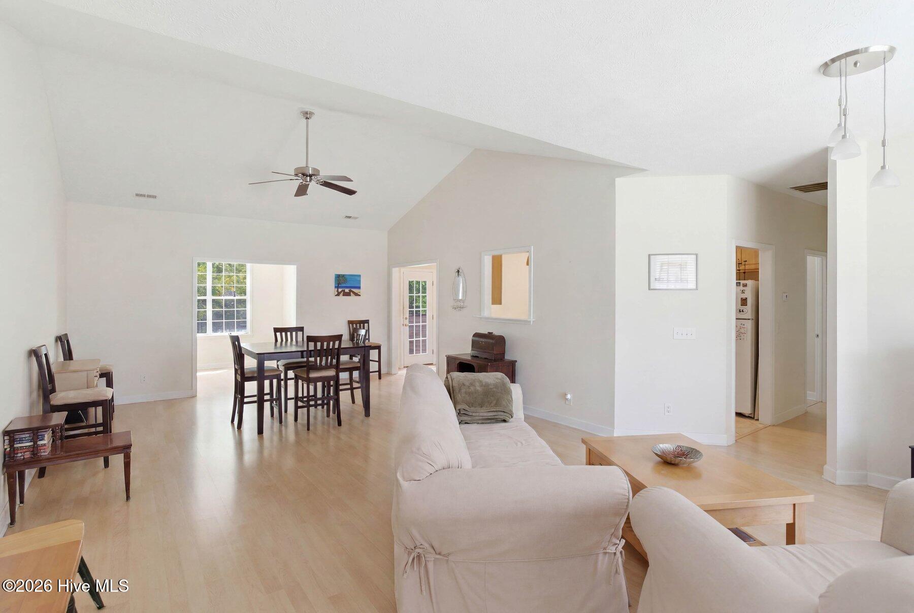 714 E Pipers Glen Property Photo 1