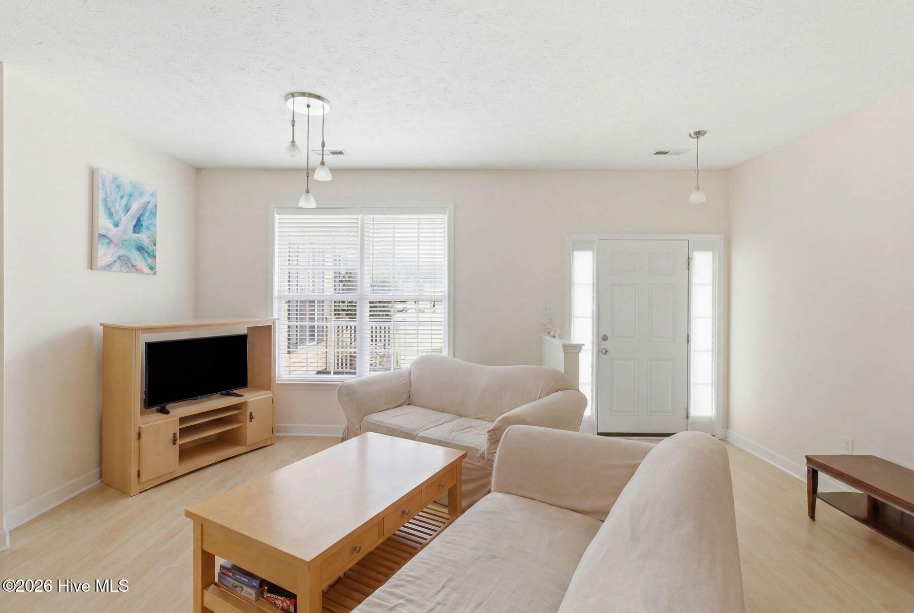 714 E Pipers Glen Property Photo 2
