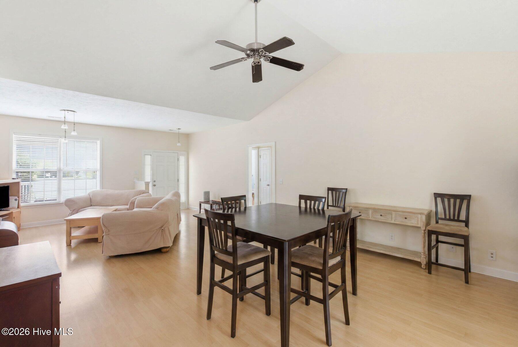 714 E Pipers Glen Property Photo 4