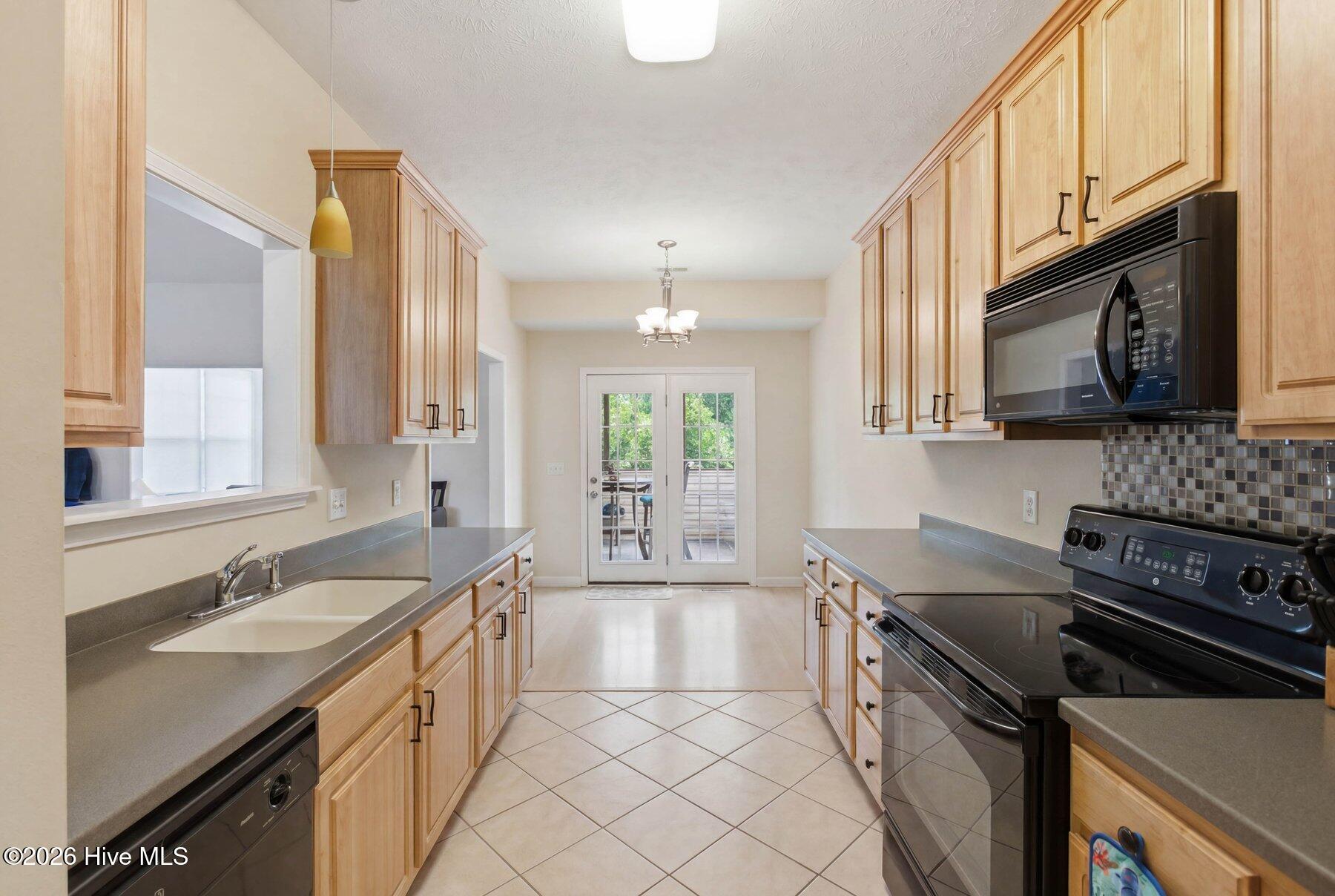 714 E Pipers Glen Property Photo 7