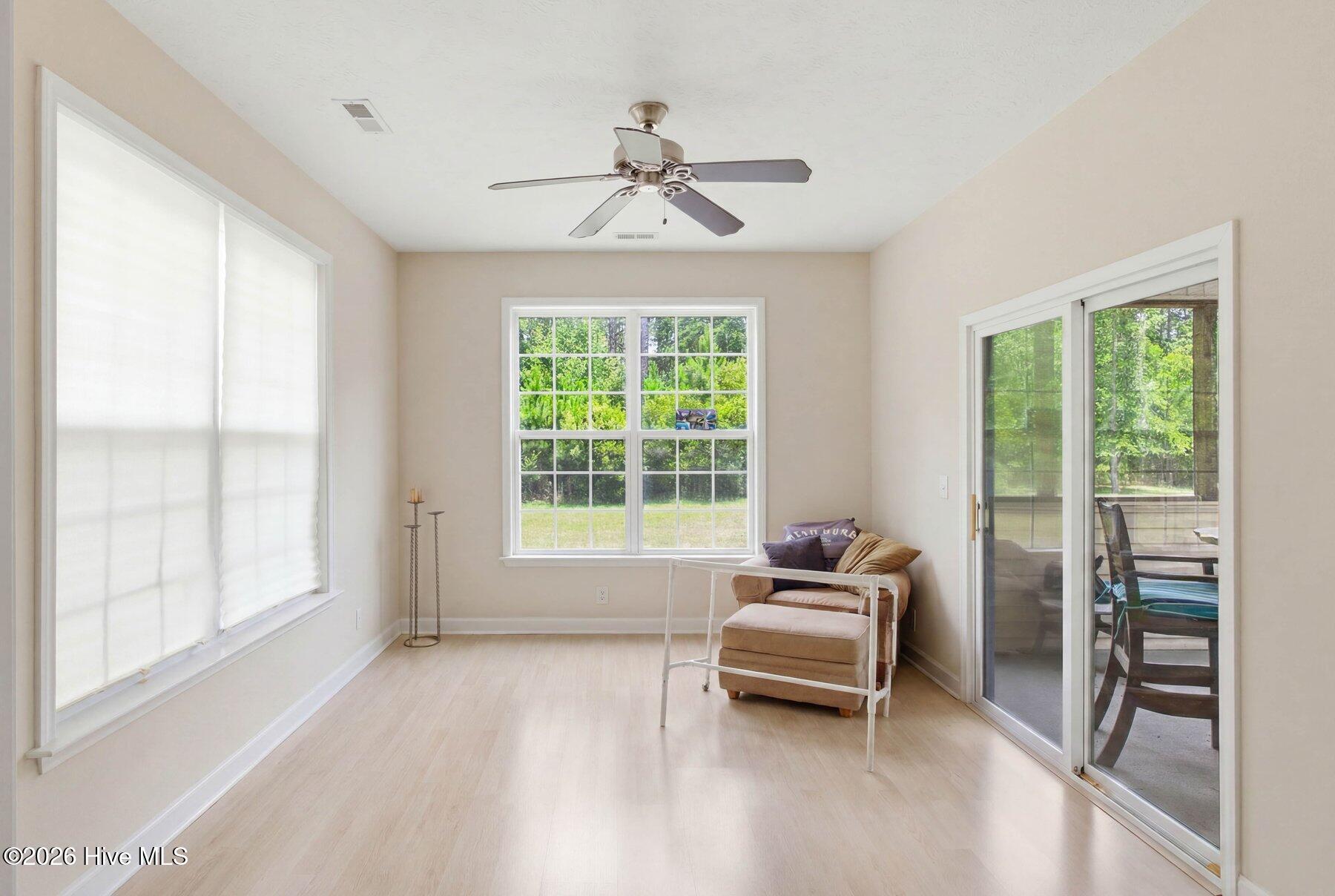 714 E Pipers Glen Property Photo 9