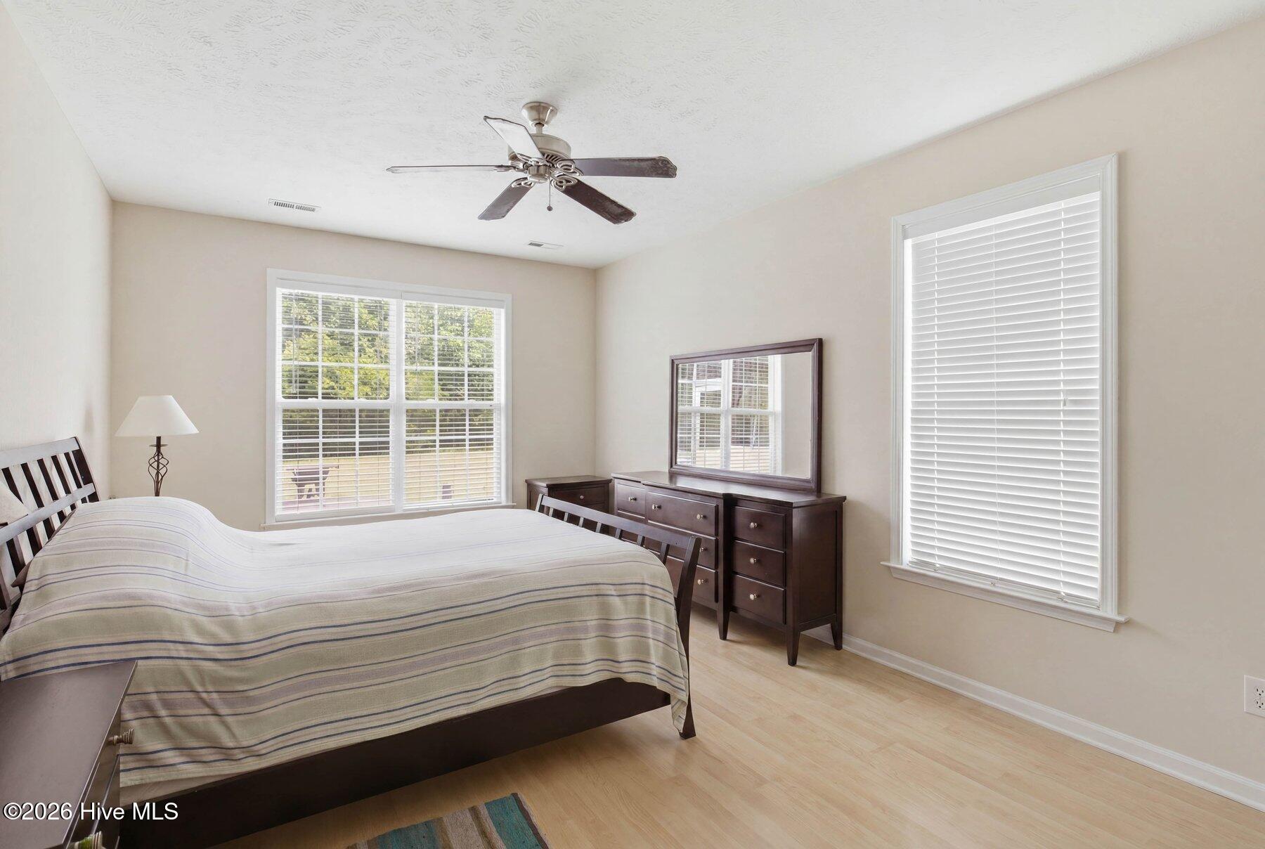 714 E Pipers Glen Property Photo 10