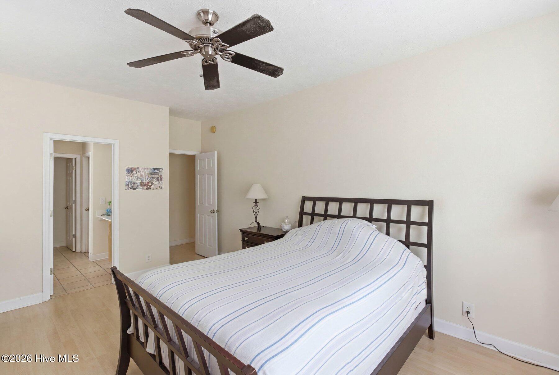 714 E Pipers Glen Property Photo 11