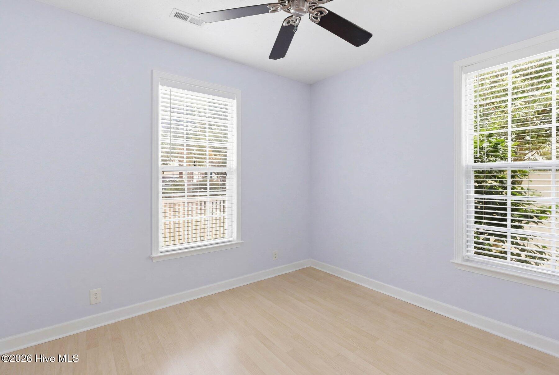 714 E Pipers Glen Property Photo 18