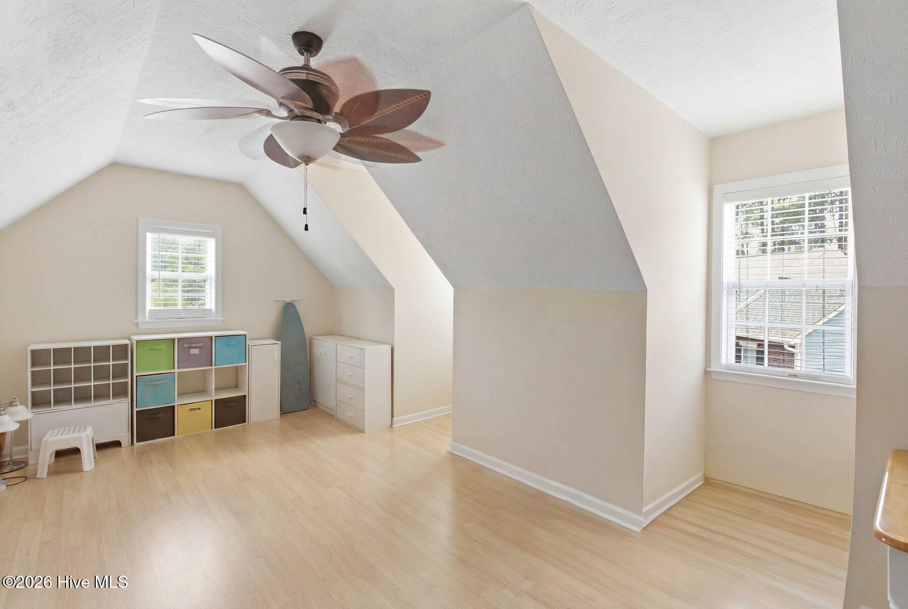 714 E Pipers Glen Property Photo 20