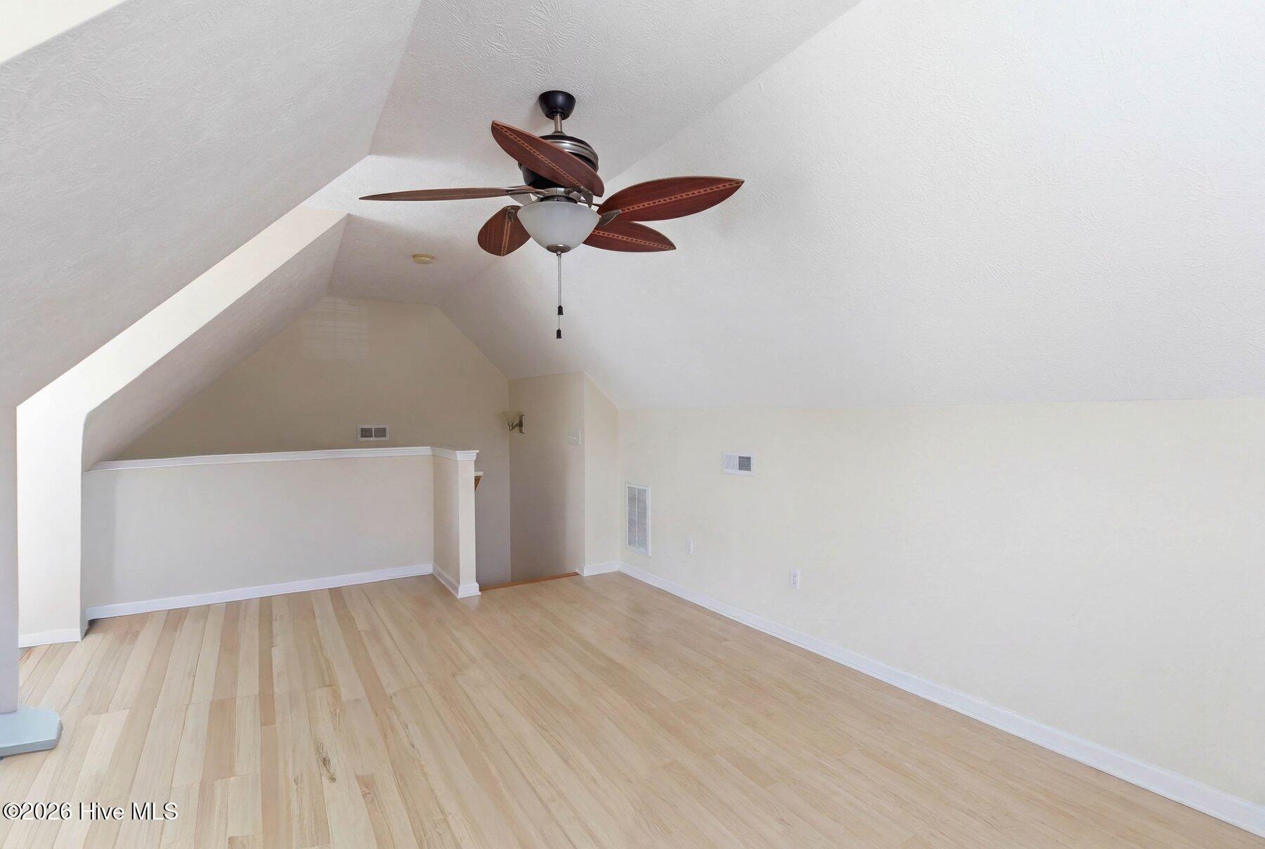 714 E Pipers Glen Property Photo 21