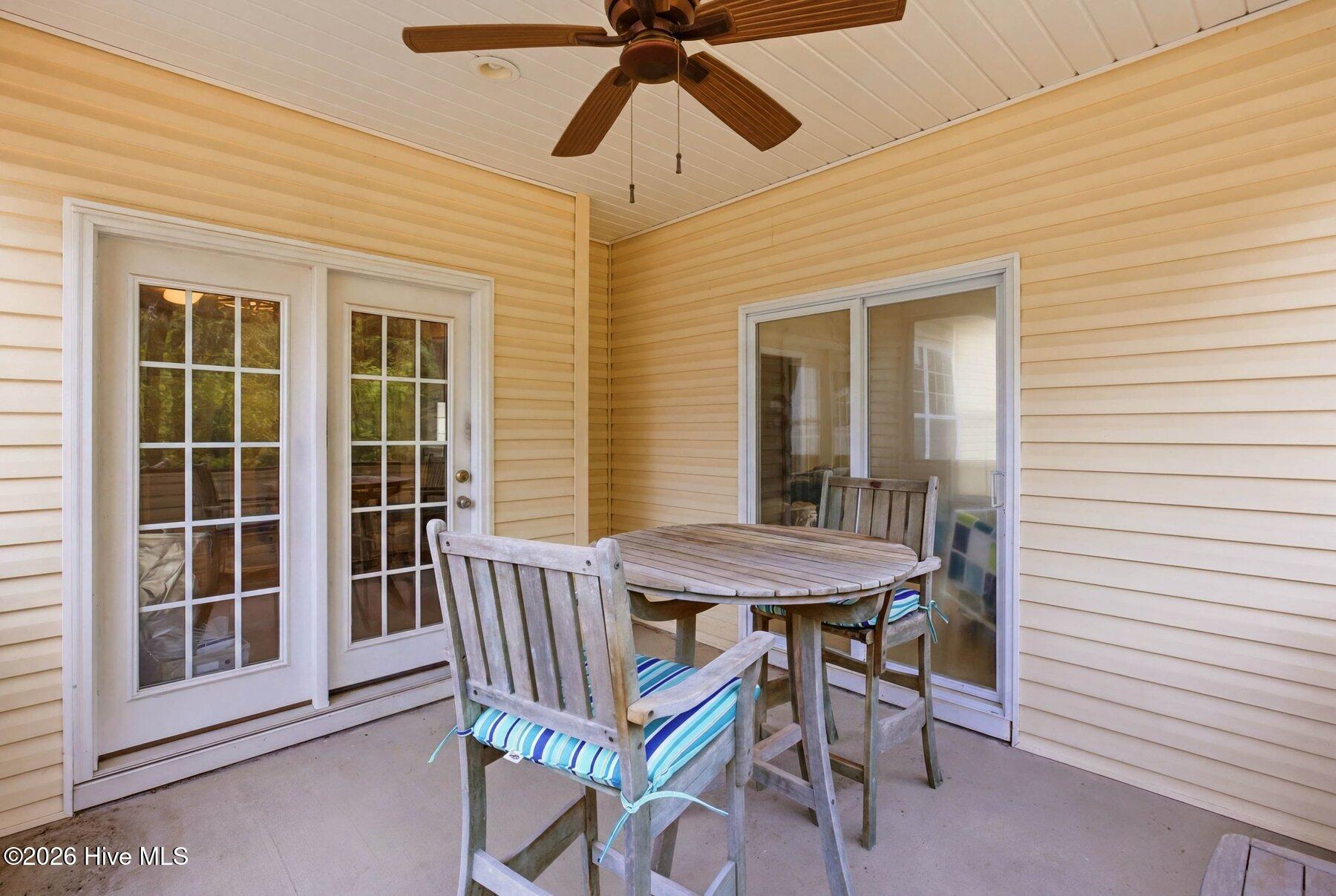 714 E Pipers Glen Property Photo 23