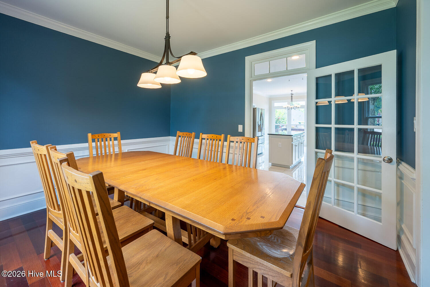 4244 Riverside Drive Property Photo 10