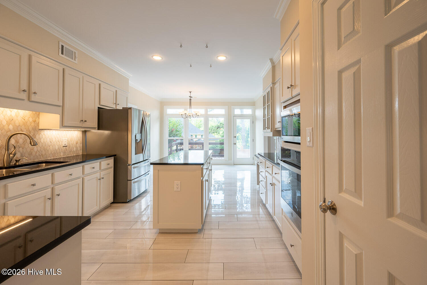 4244 Riverside Drive Property Photo 13