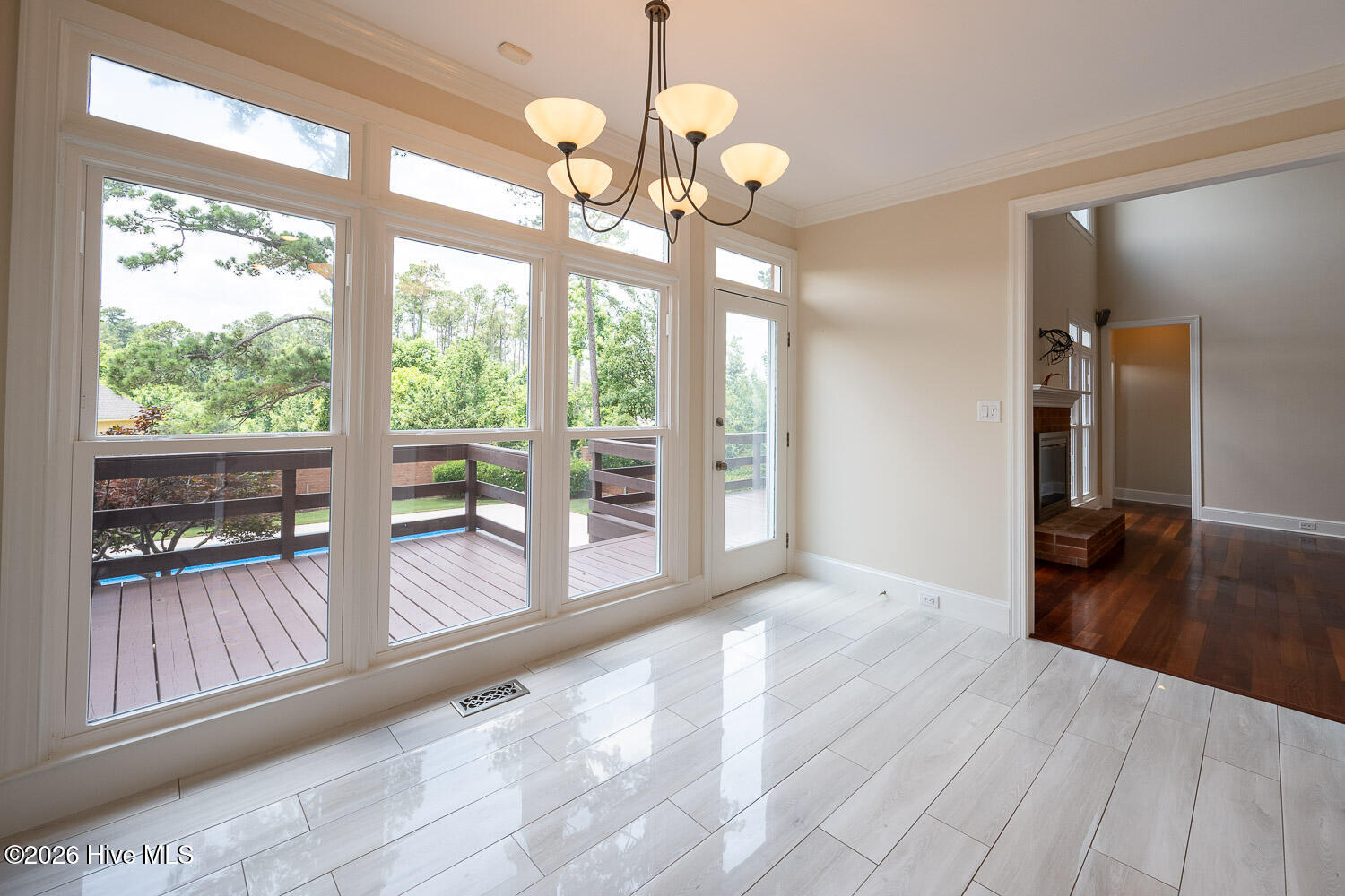 4244 Riverside Drive Property Photo 15
