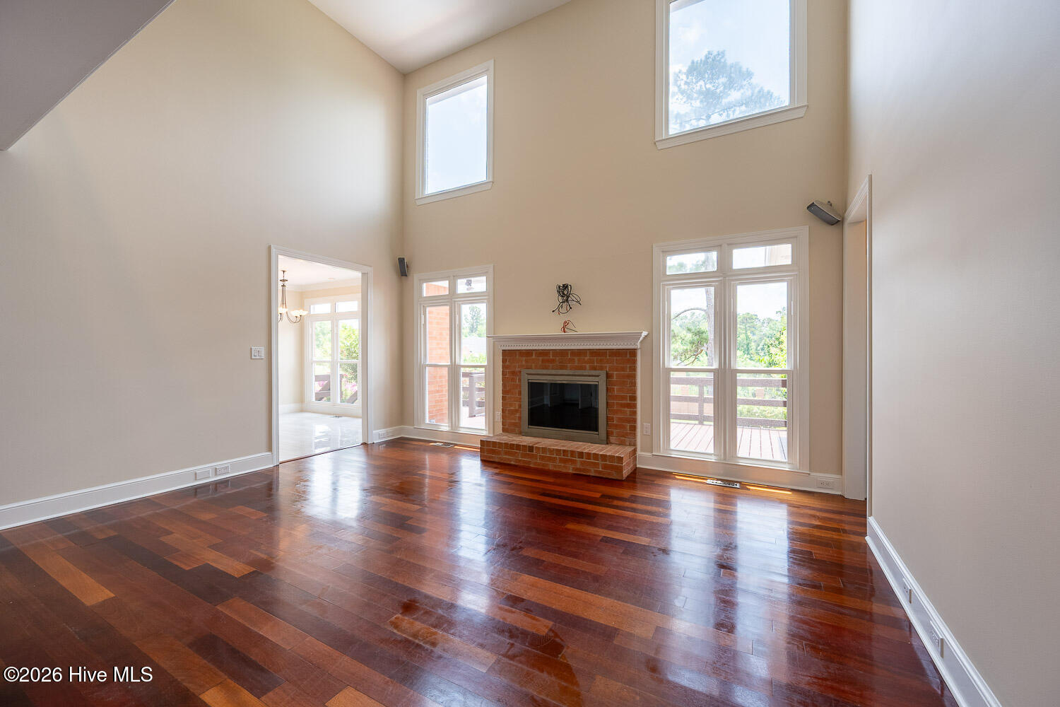 4244 Riverside Drive Property Photo 16