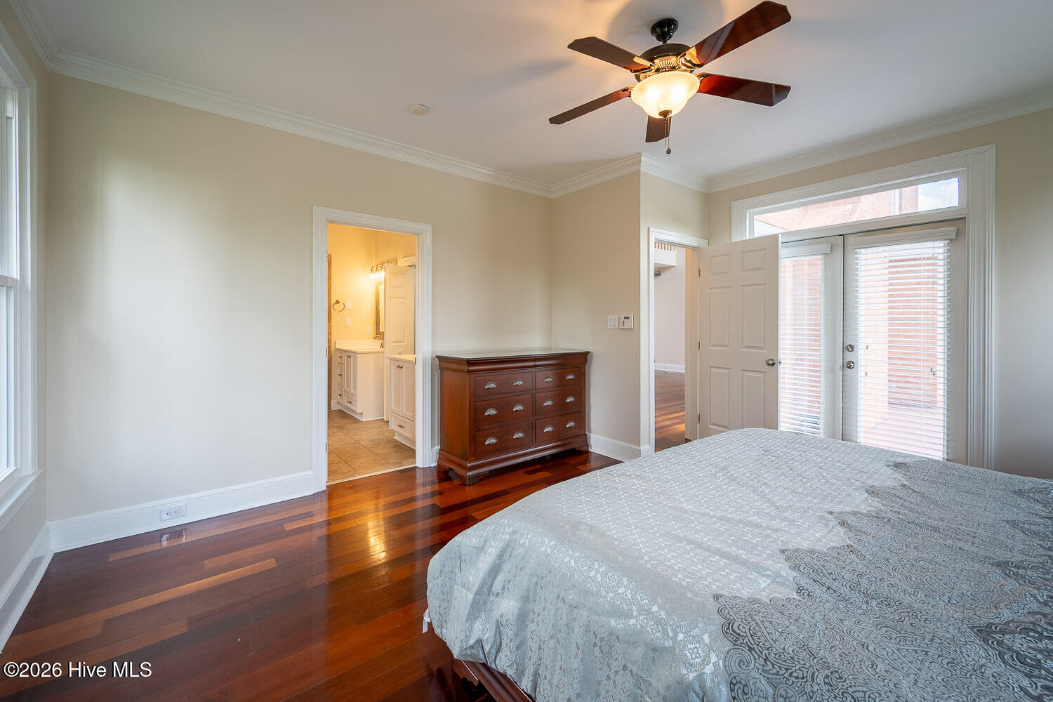 4244 Riverside Drive Property Photo 20