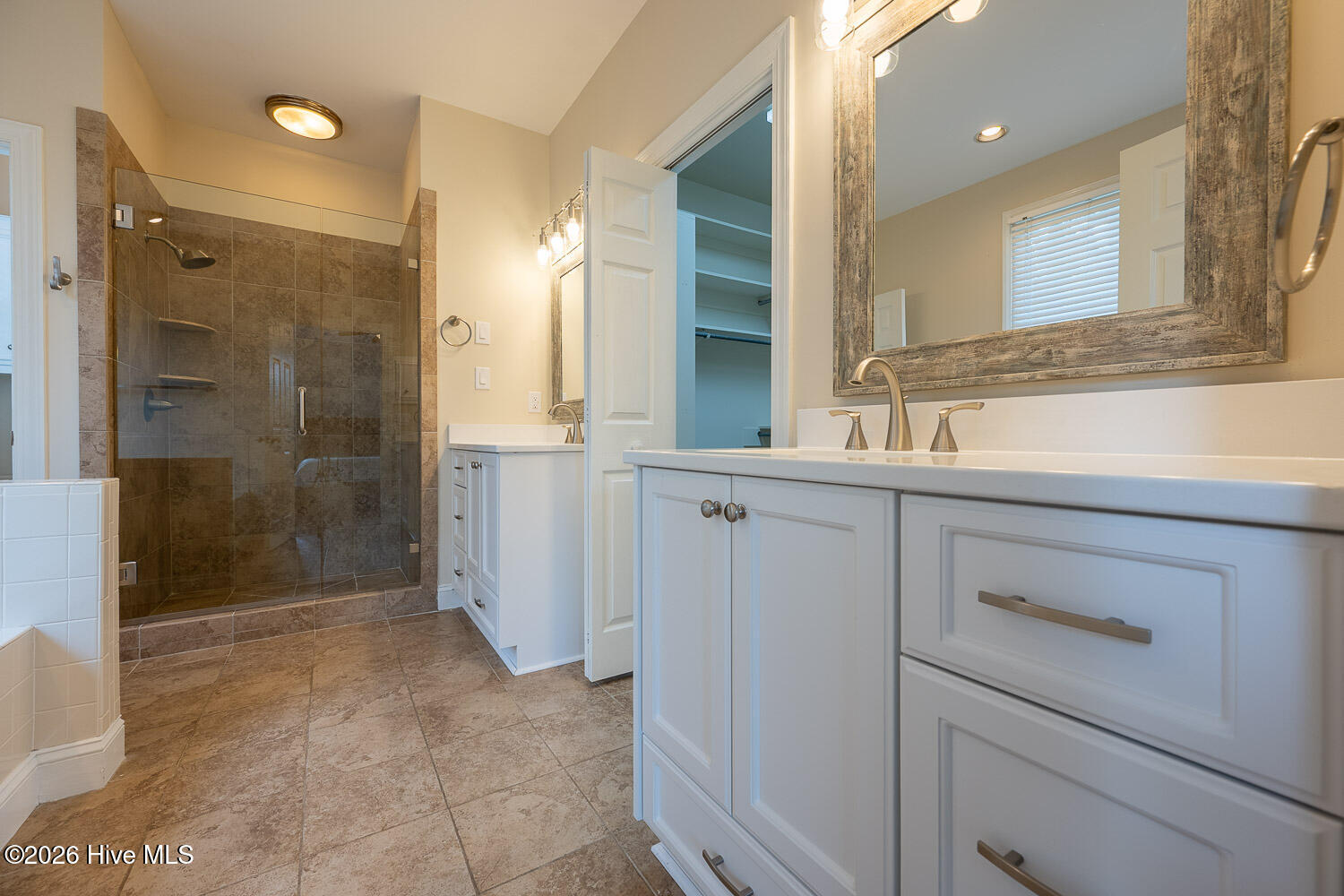 4244 Riverside Drive Property Photo 21