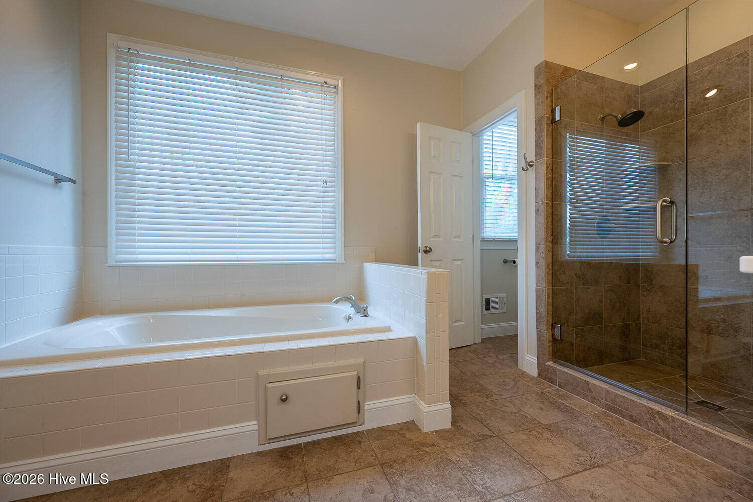 4244 Riverside Drive Property Photo 22