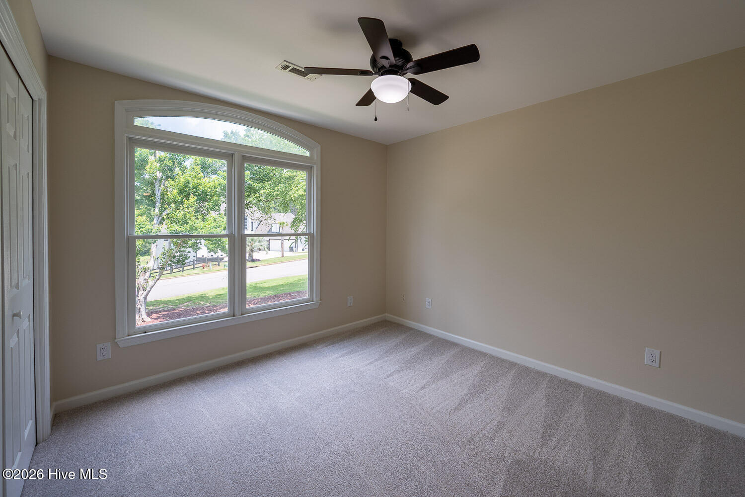 4244 Riverside Drive Property Photo 28