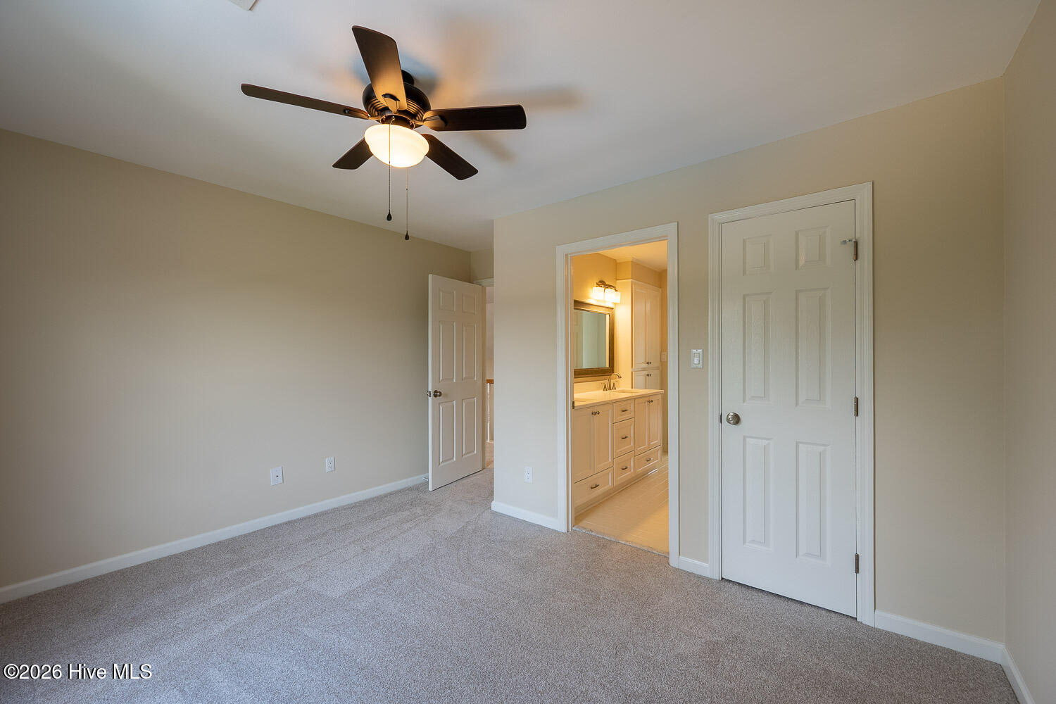 4244 Riverside Drive Property Photo 32