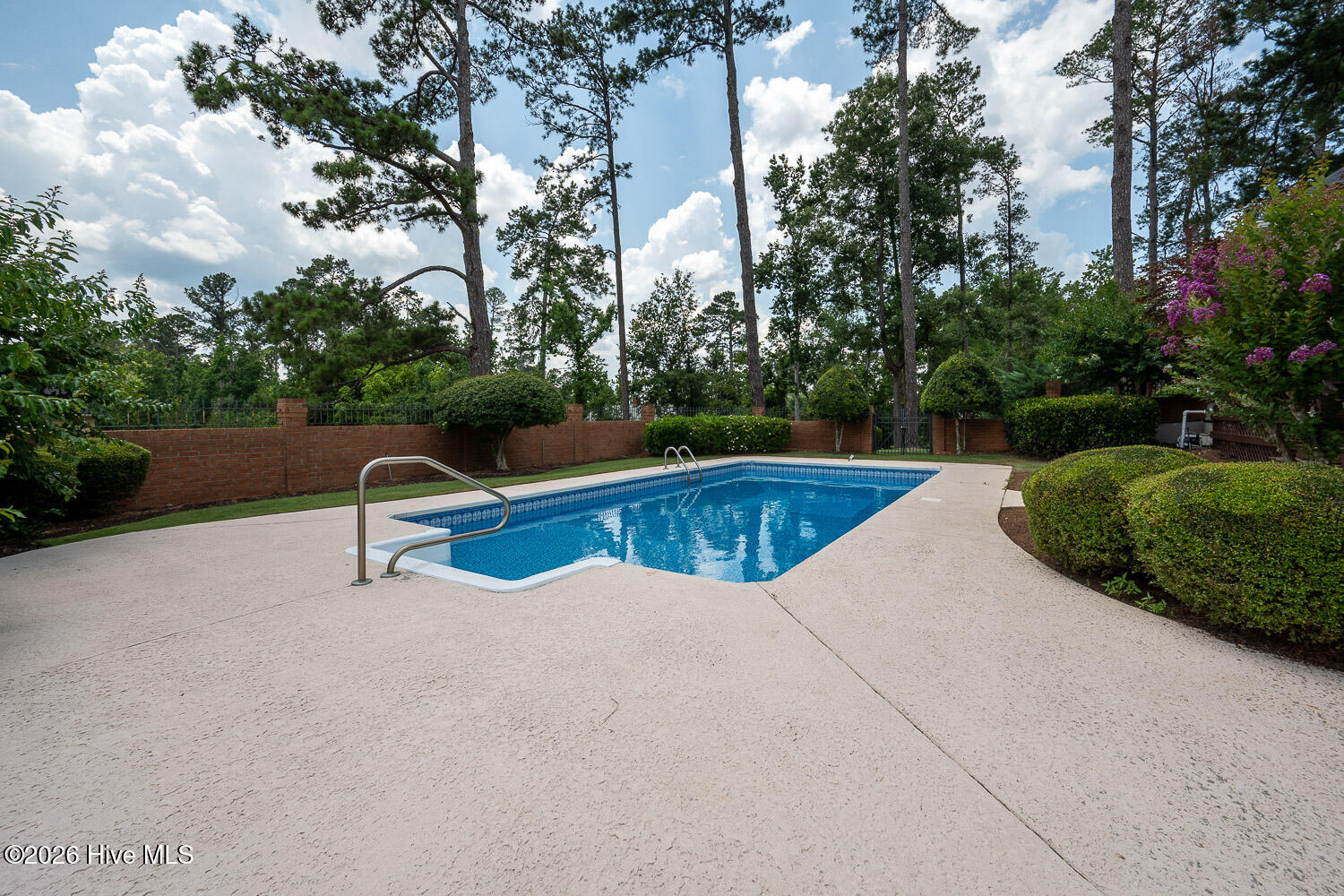 4244 Riverside Drive Property Photo 45