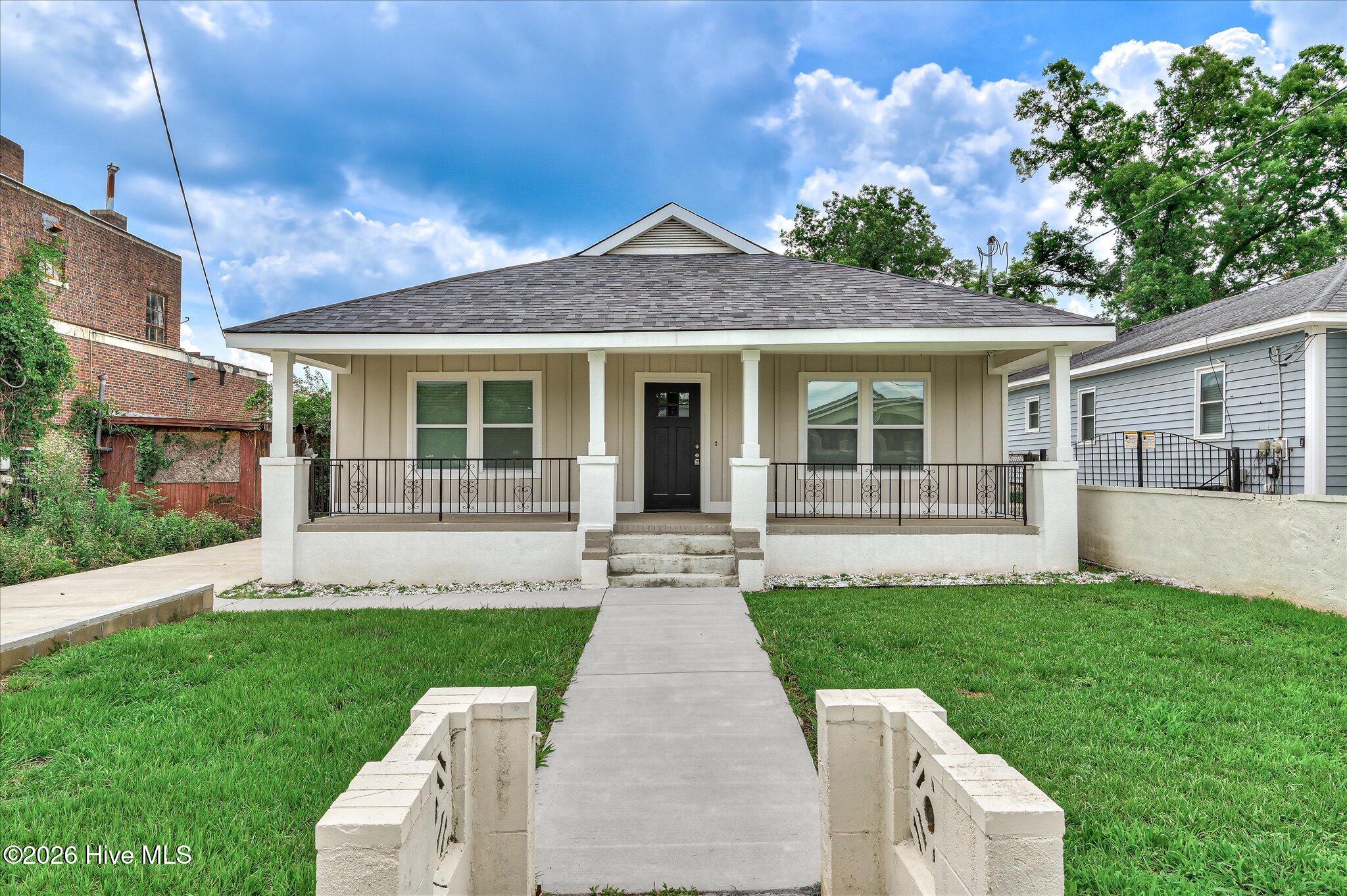 1924 M L King Jr Boulevard Property Photo 1