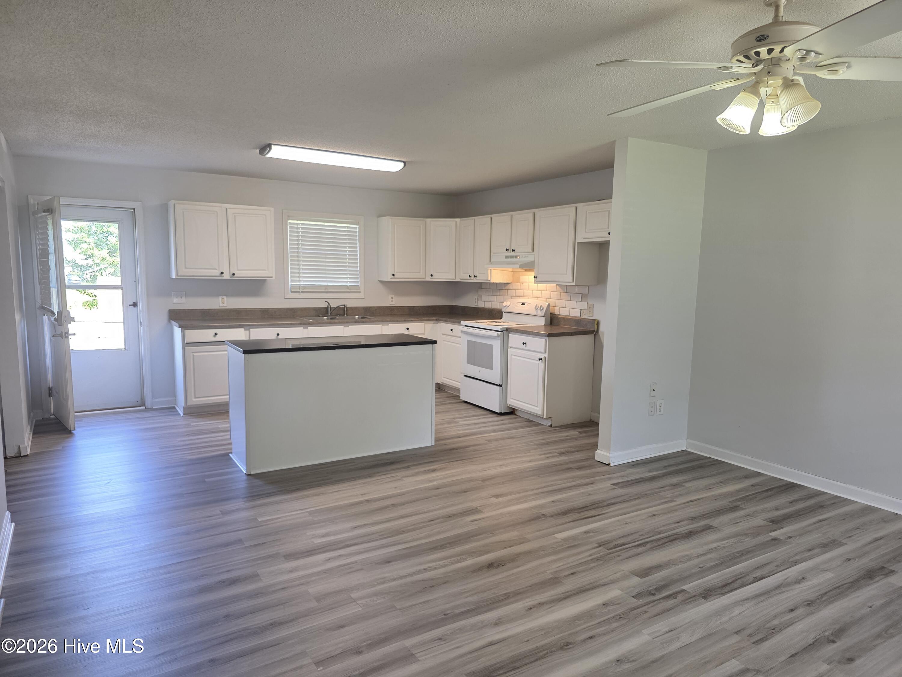 303 Olive Branch Boulevard Property Photo 3
