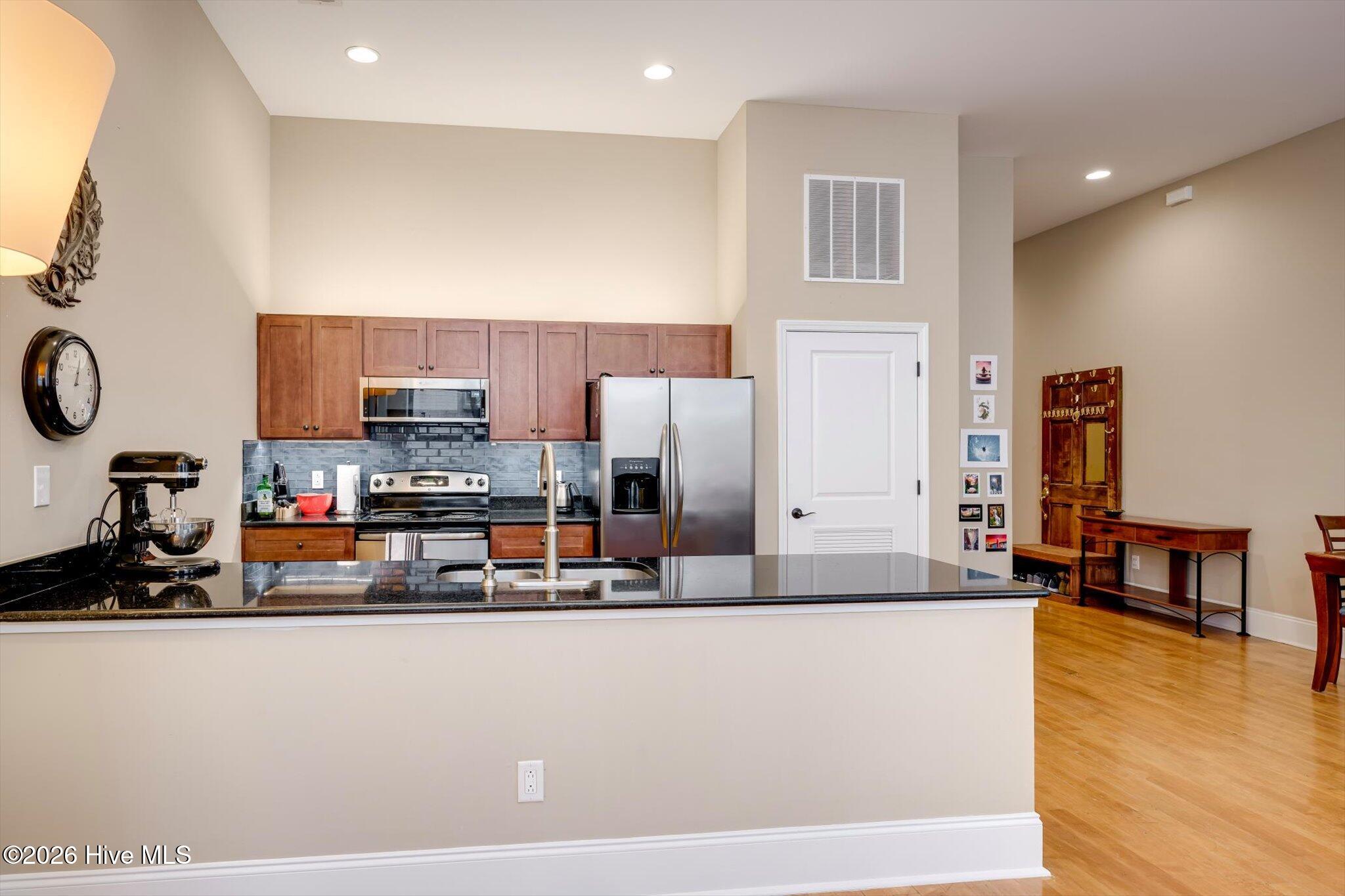 936 Broad Street 212 Property Photo 14