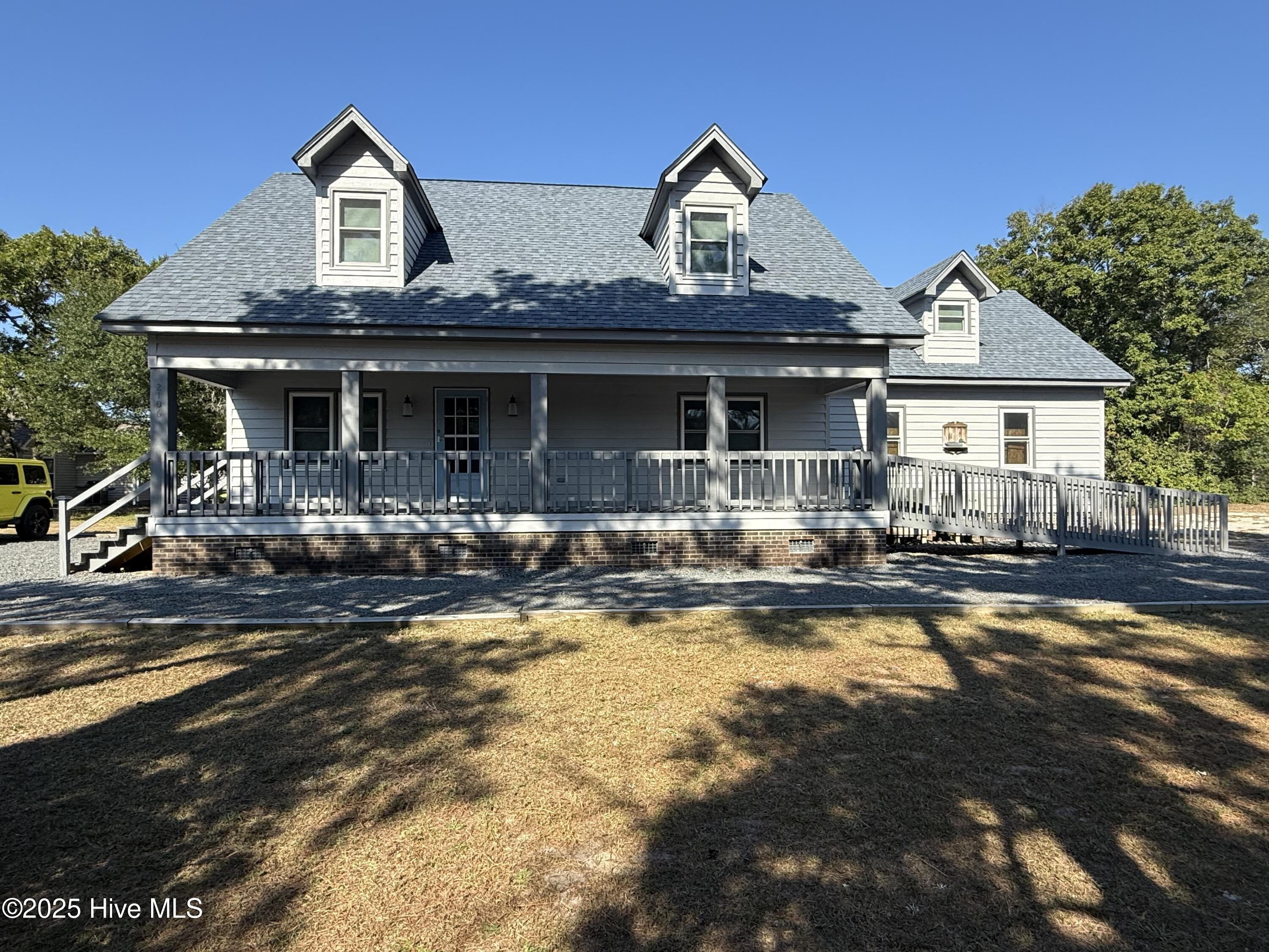2106 E Oak Island Drive Property Photo 1