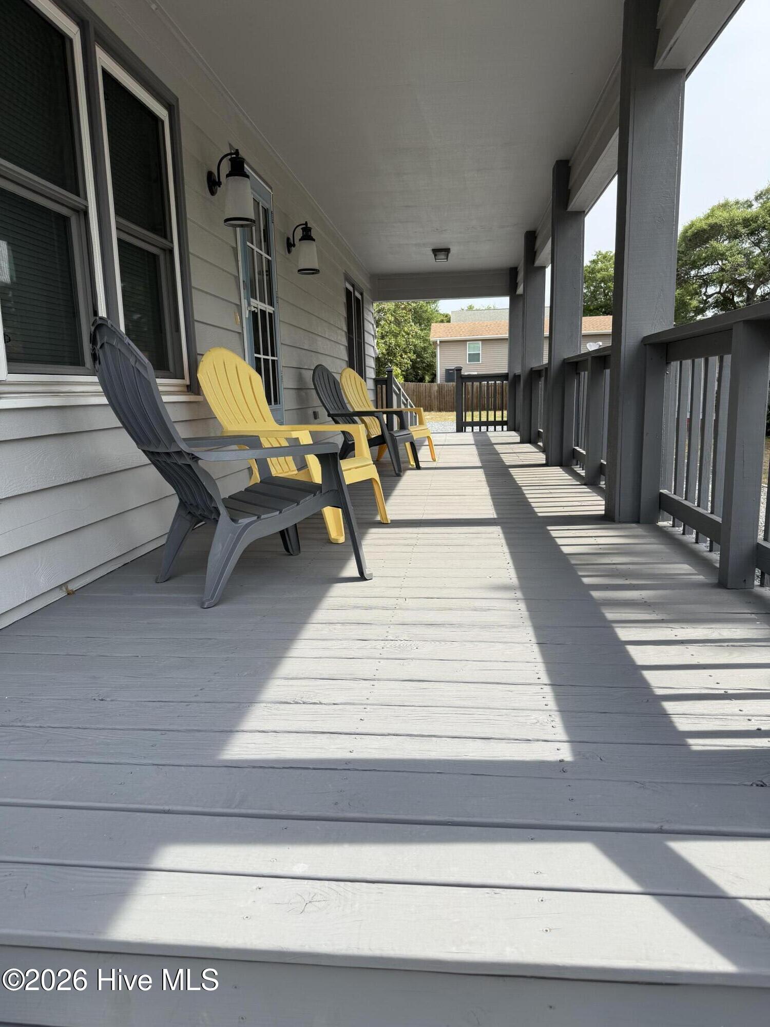 2106 E Oak Island Drive Property Photo 4