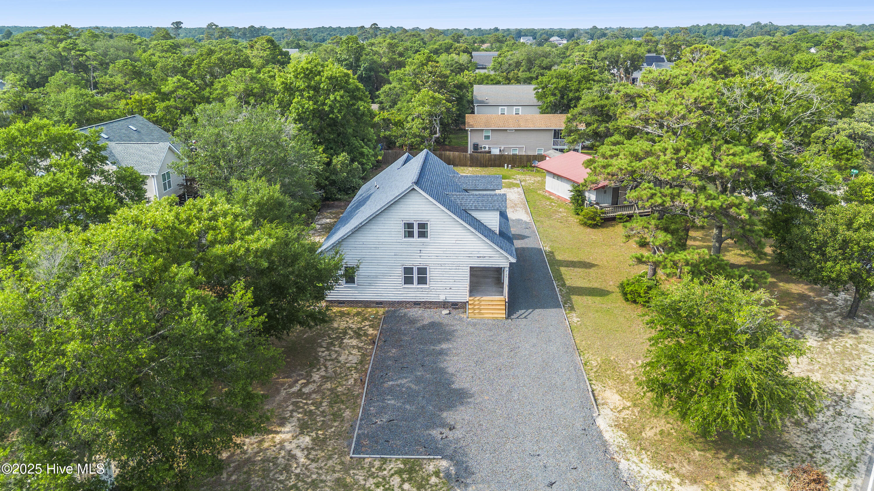 2106 E Oak Island Drive Property Photo 8