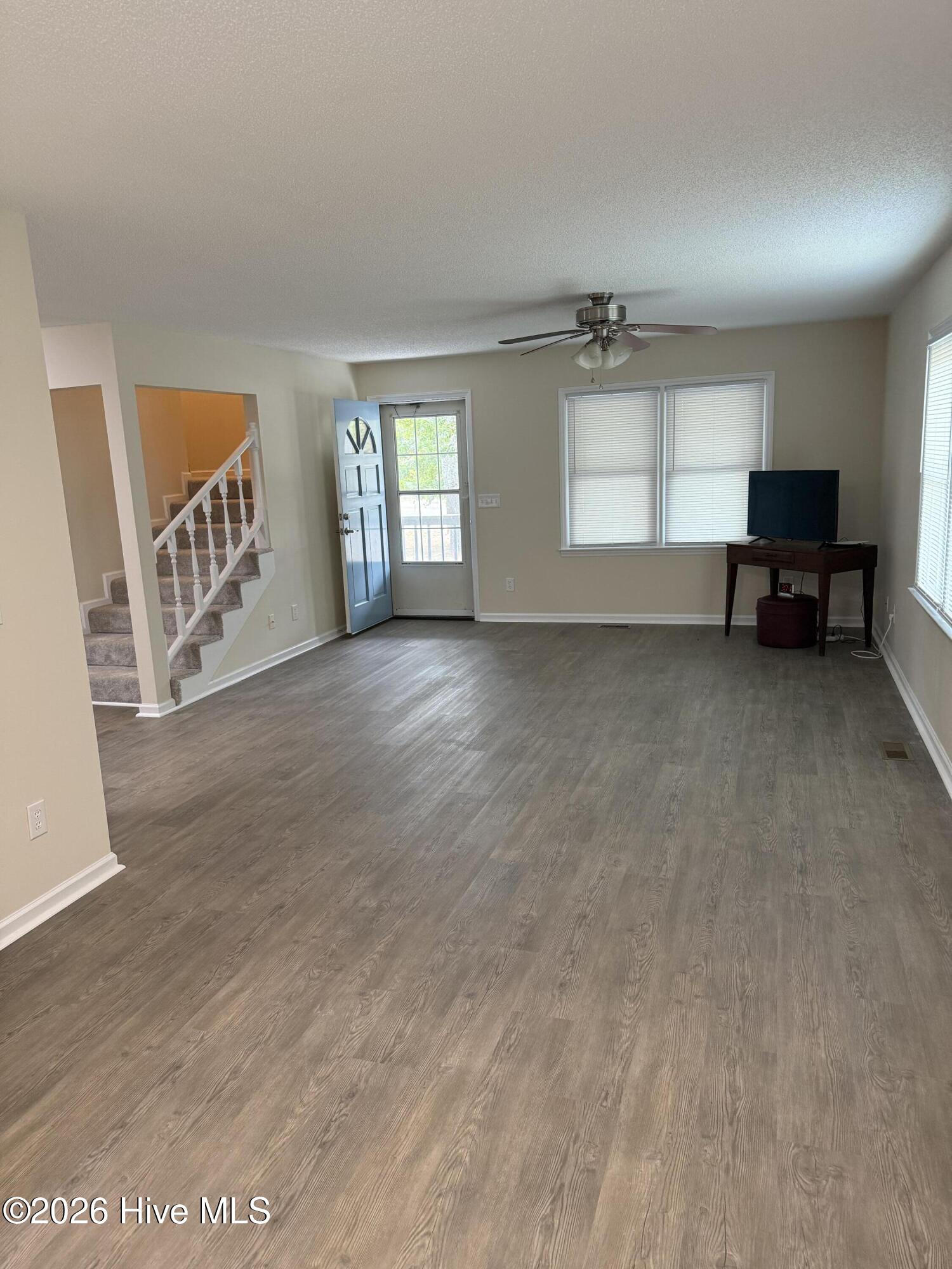 2106 E Oak Island Drive Property Photo 14