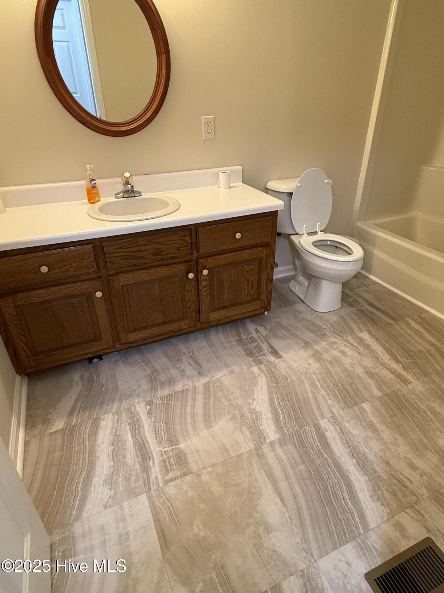 2106 E Oak Island Drive Property Photo 25