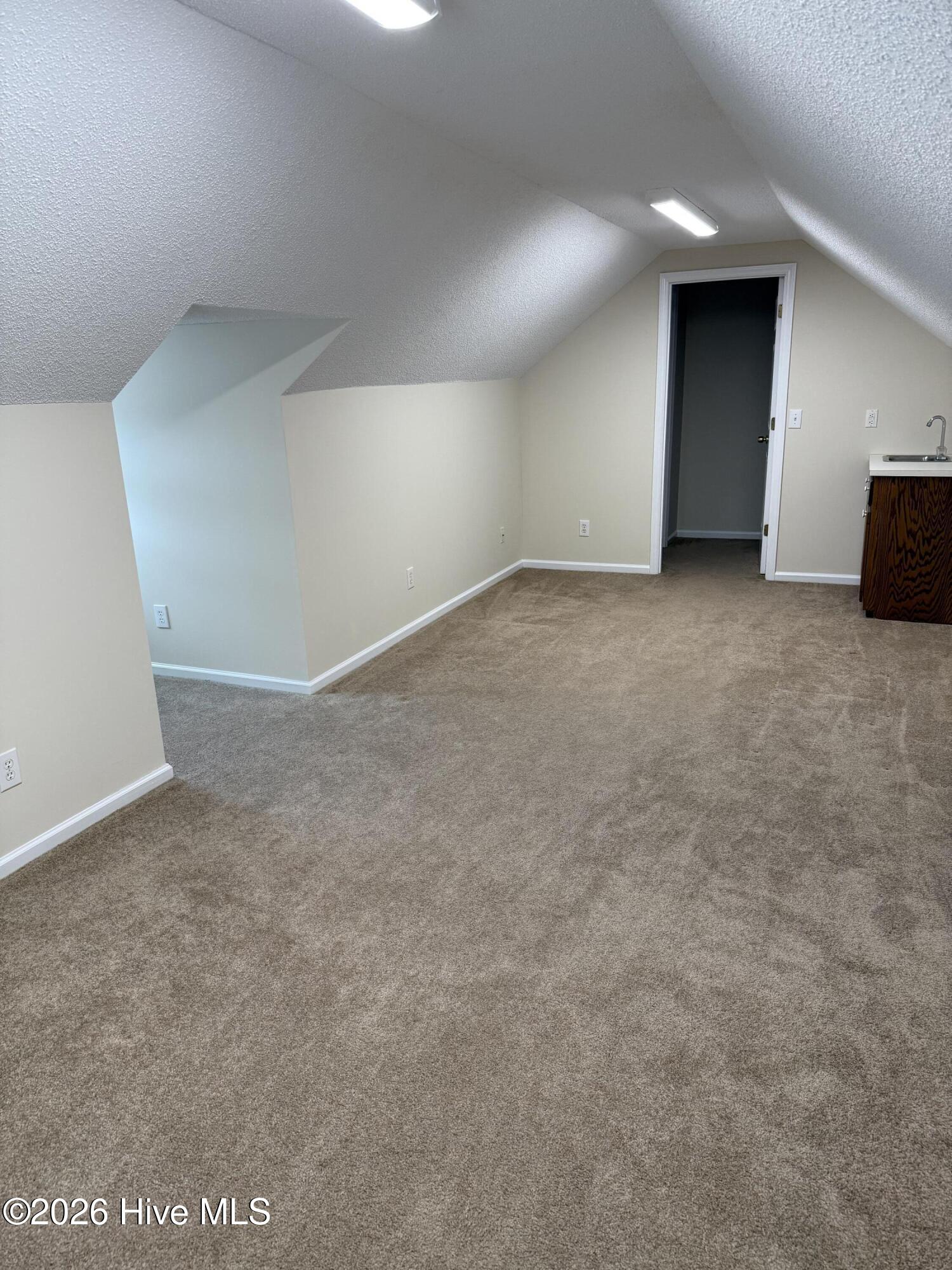 2106 E Oak Island Drive Property Photo 31