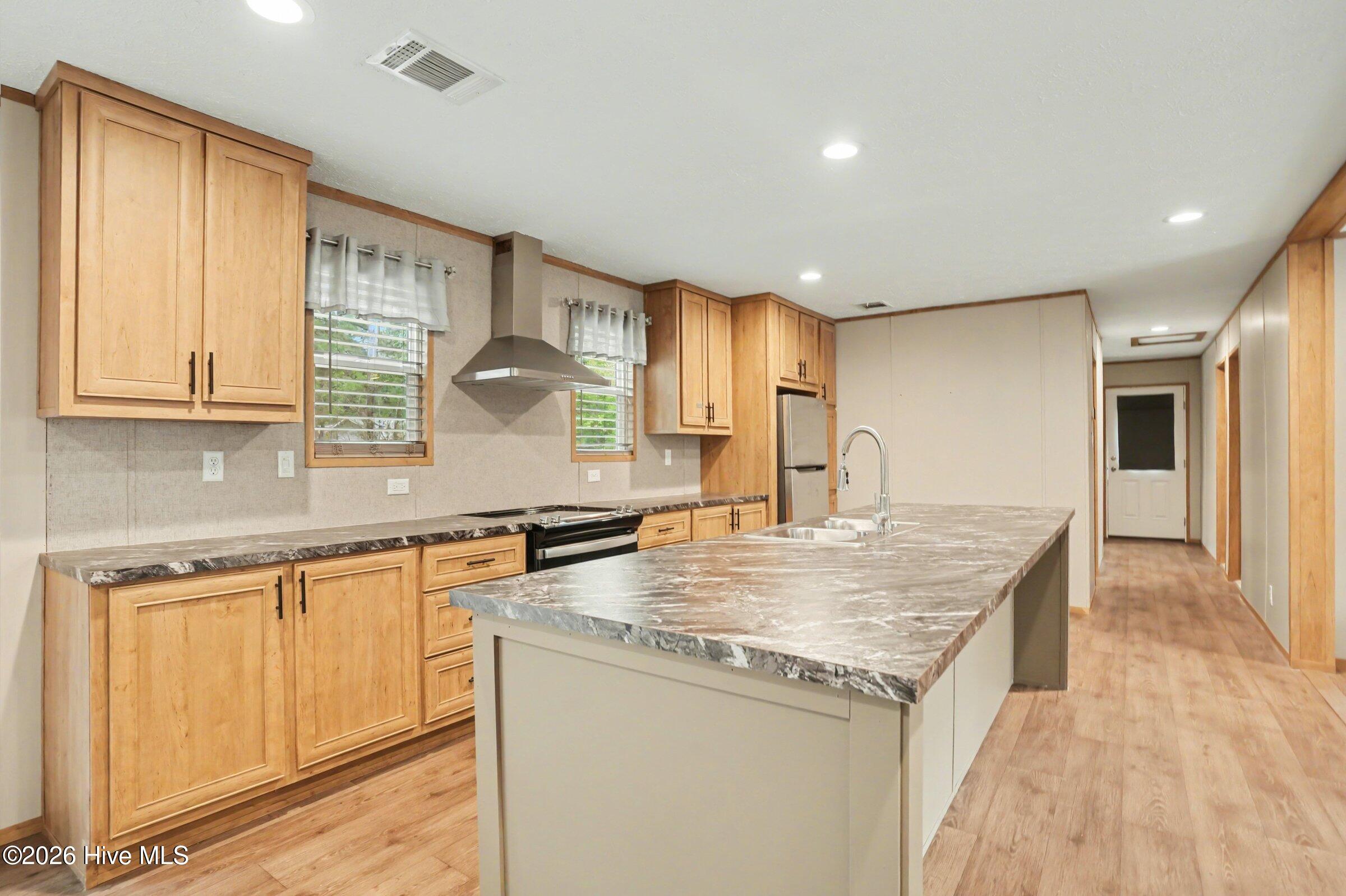 335 Ridgewood Drive Nw Property Photo 2