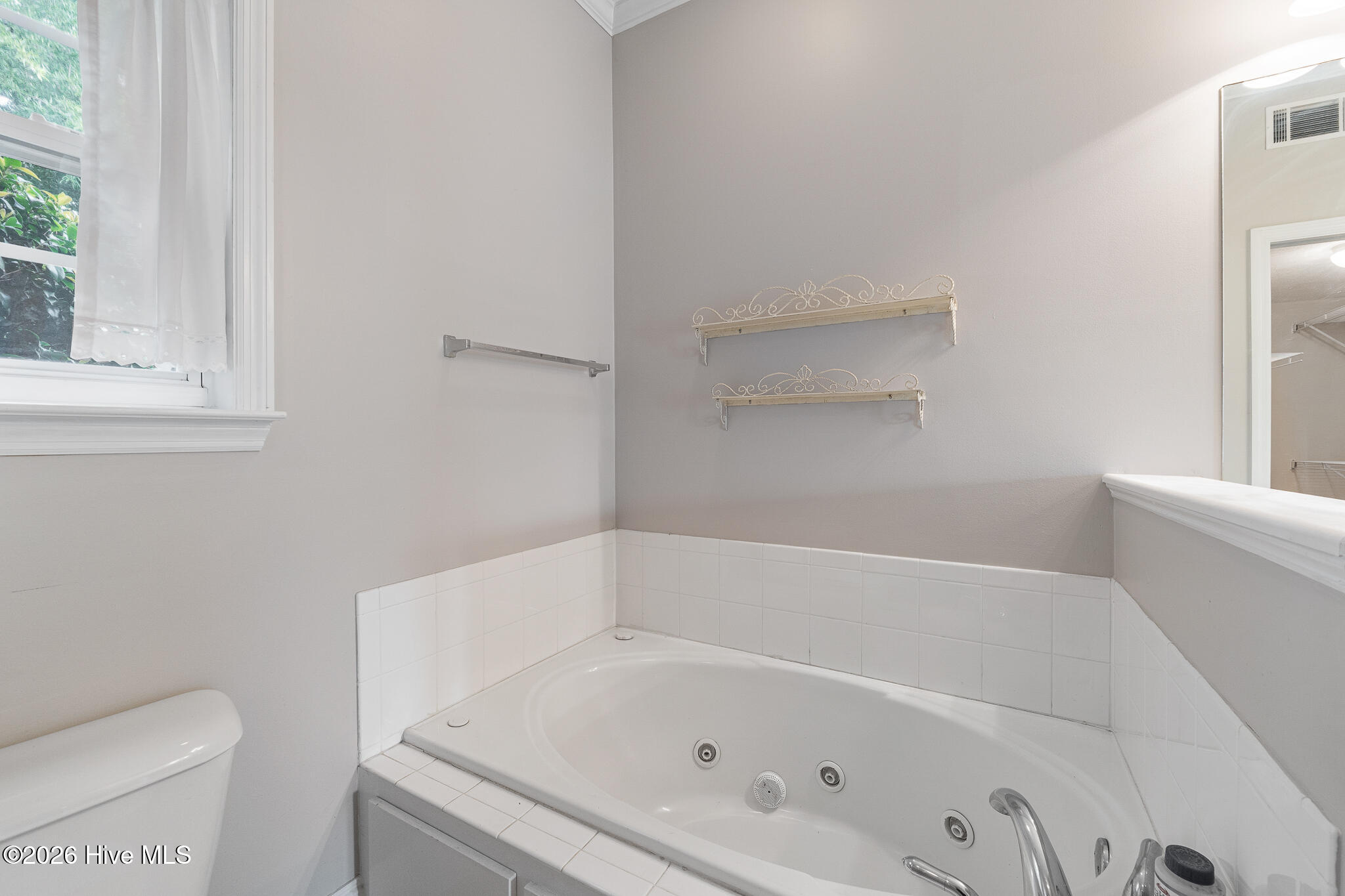 4890 Somerset Drive Property Photo 16