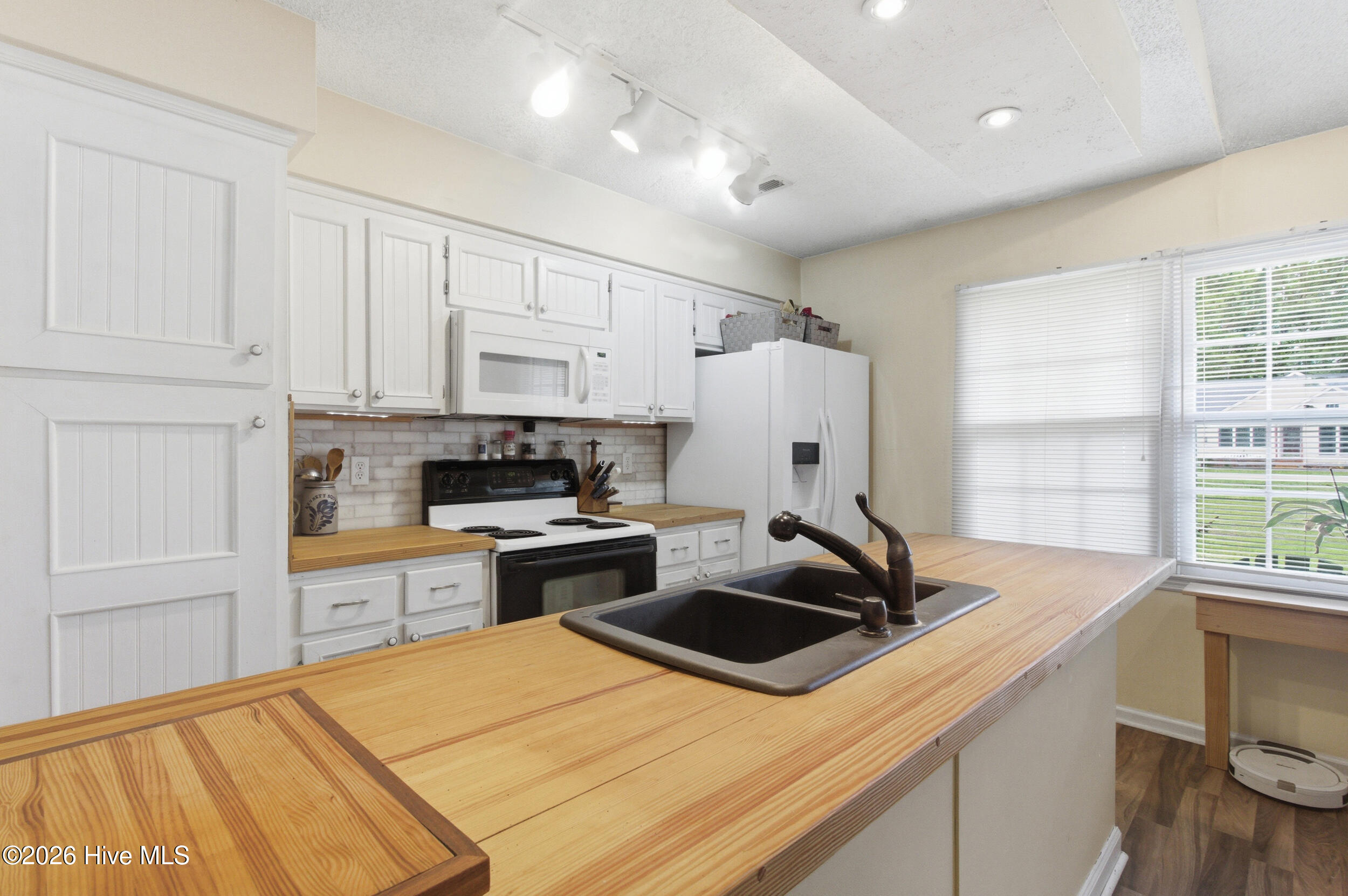 1820 Caracara Drive Property Photo 9