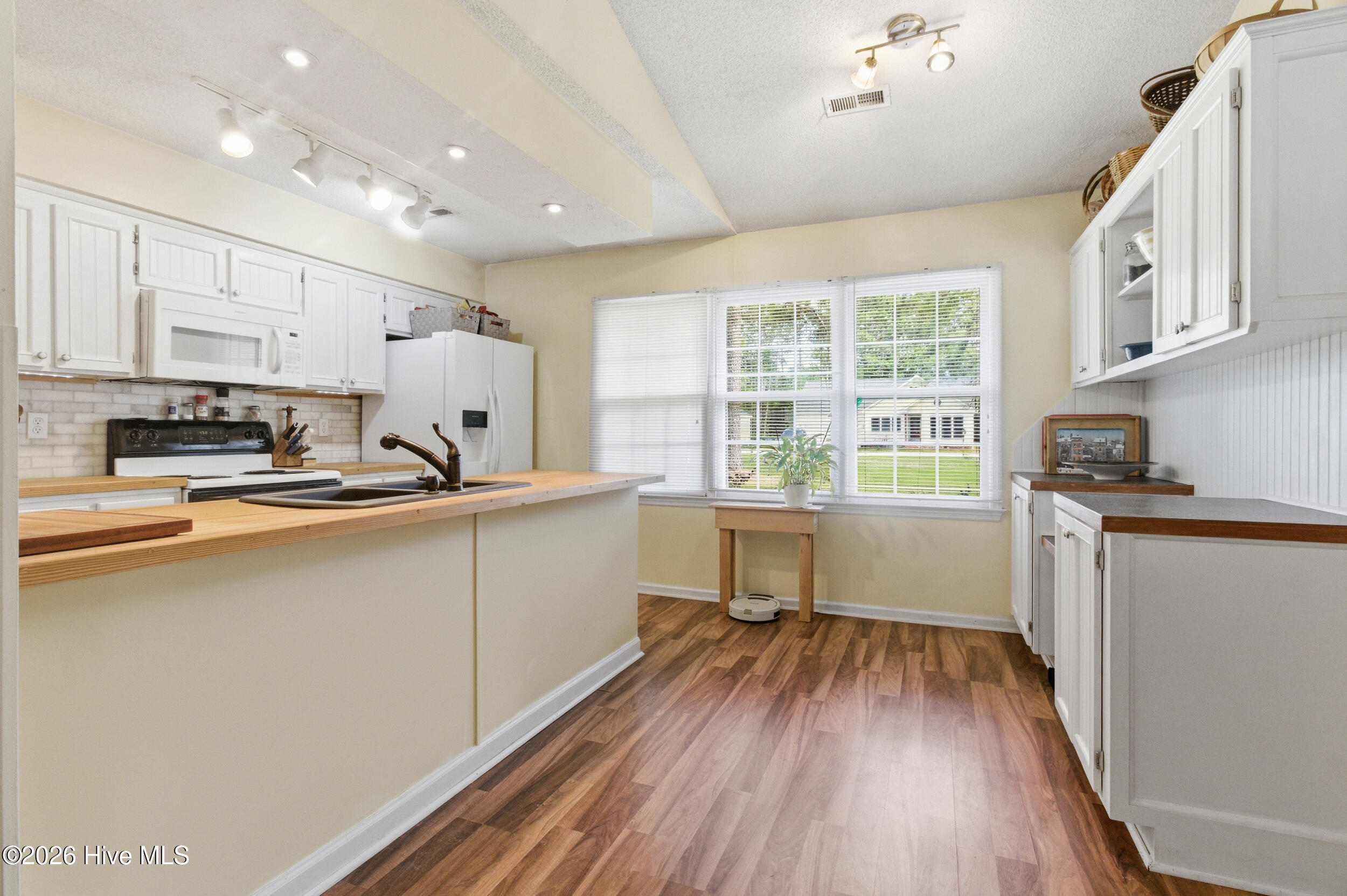 1820 Caracara Drive Property Photo 10